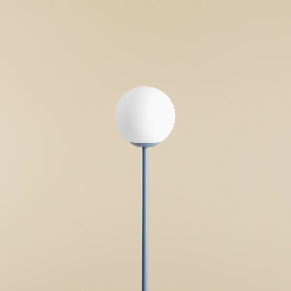 Pinne blue floor lamp