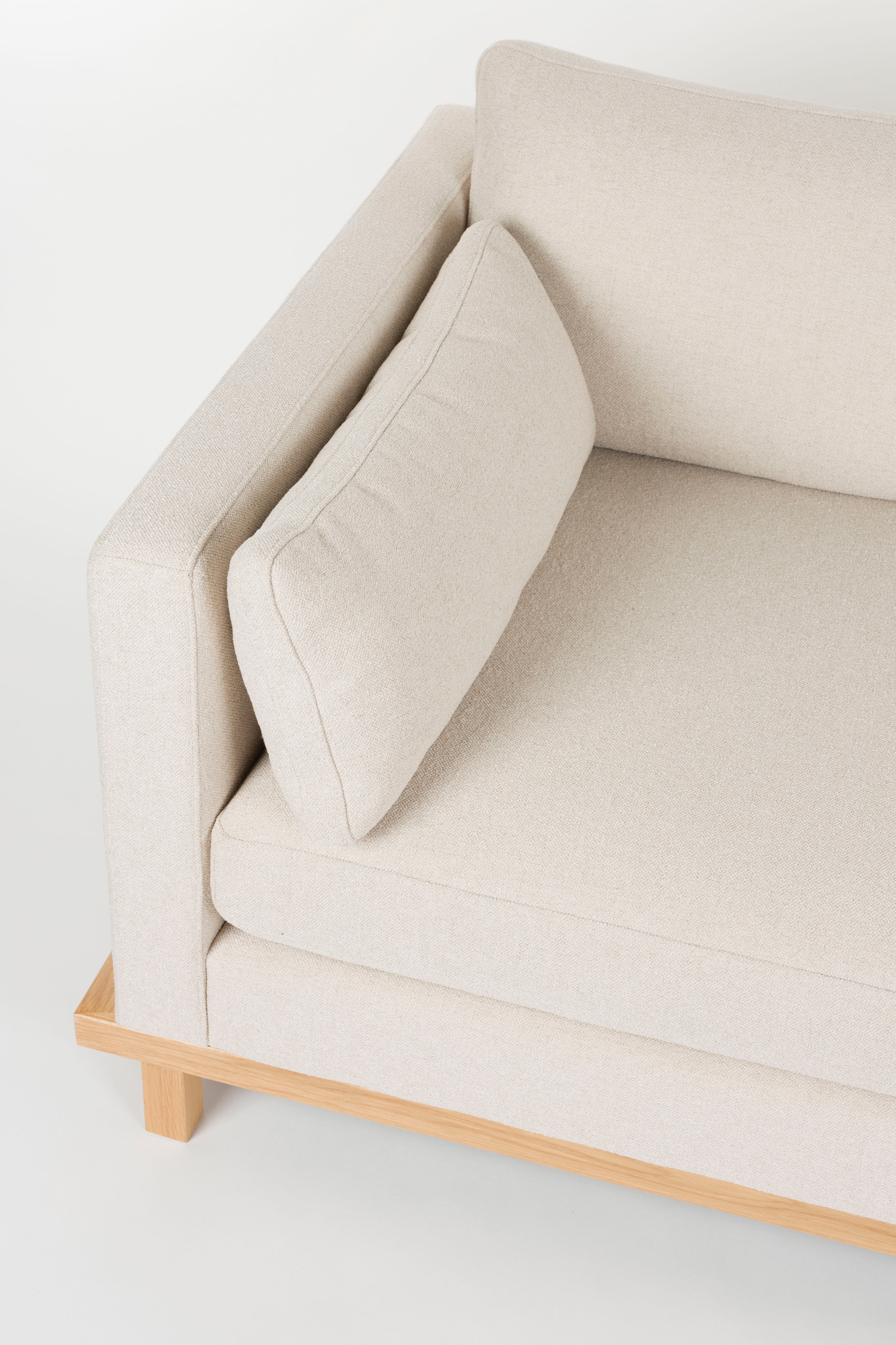 Sofa 3-osobowa BLOSSOM beżowy z drewnianą podstawą