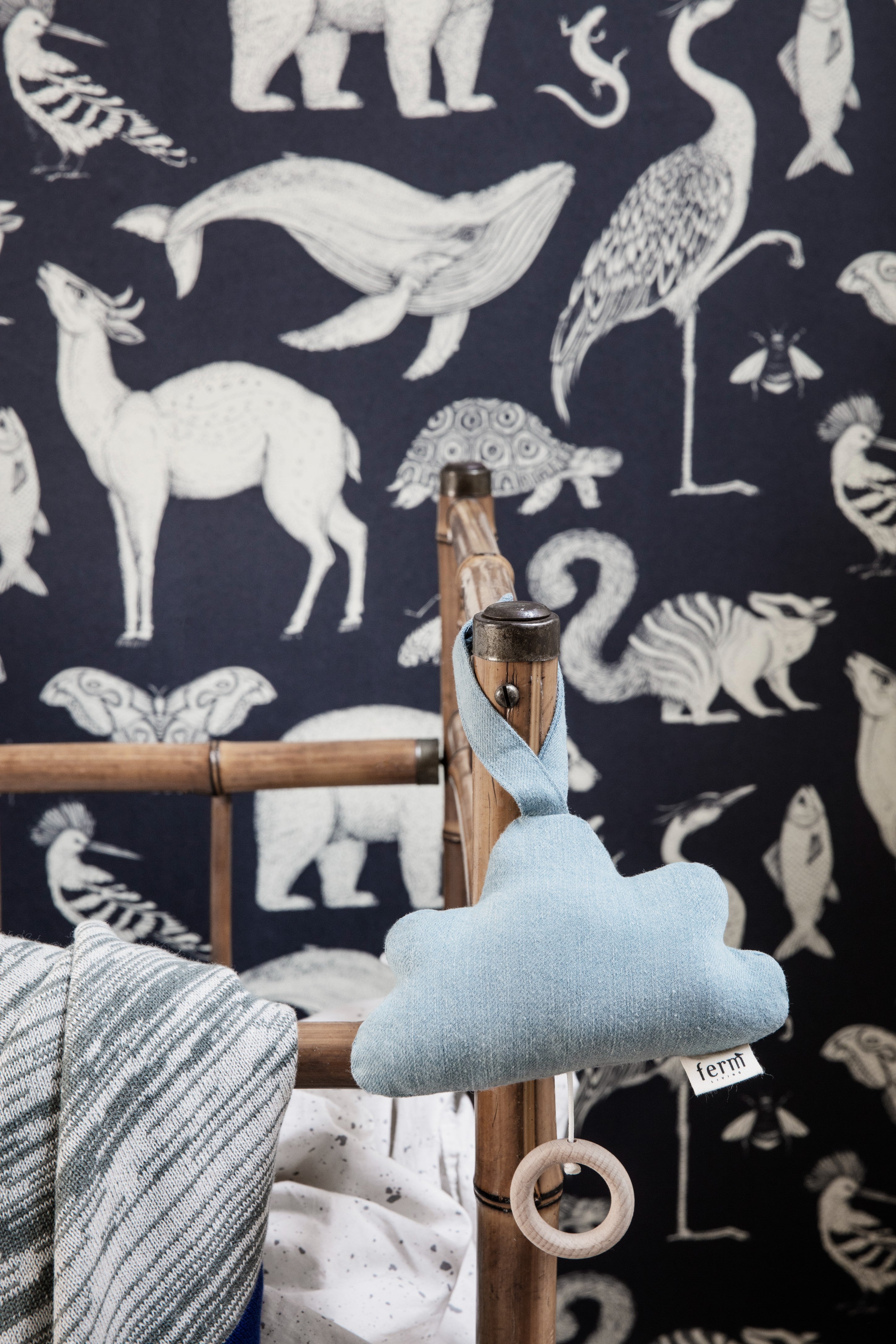 Tapeta KATIE SCOTT - ANIMALS ciemnoniebieski
