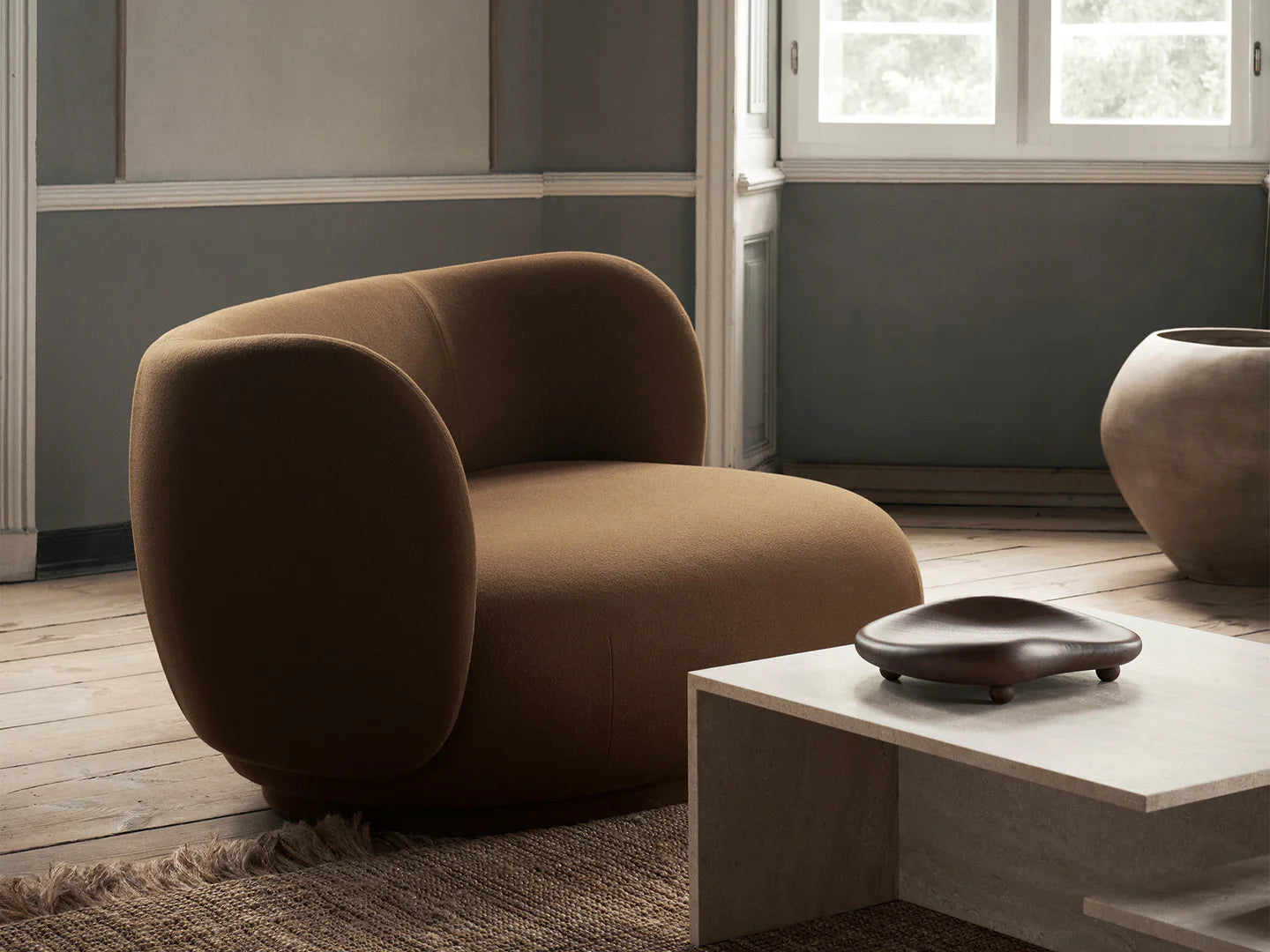 Sofa prawostronna RICO CURVE Boucle złamana biel