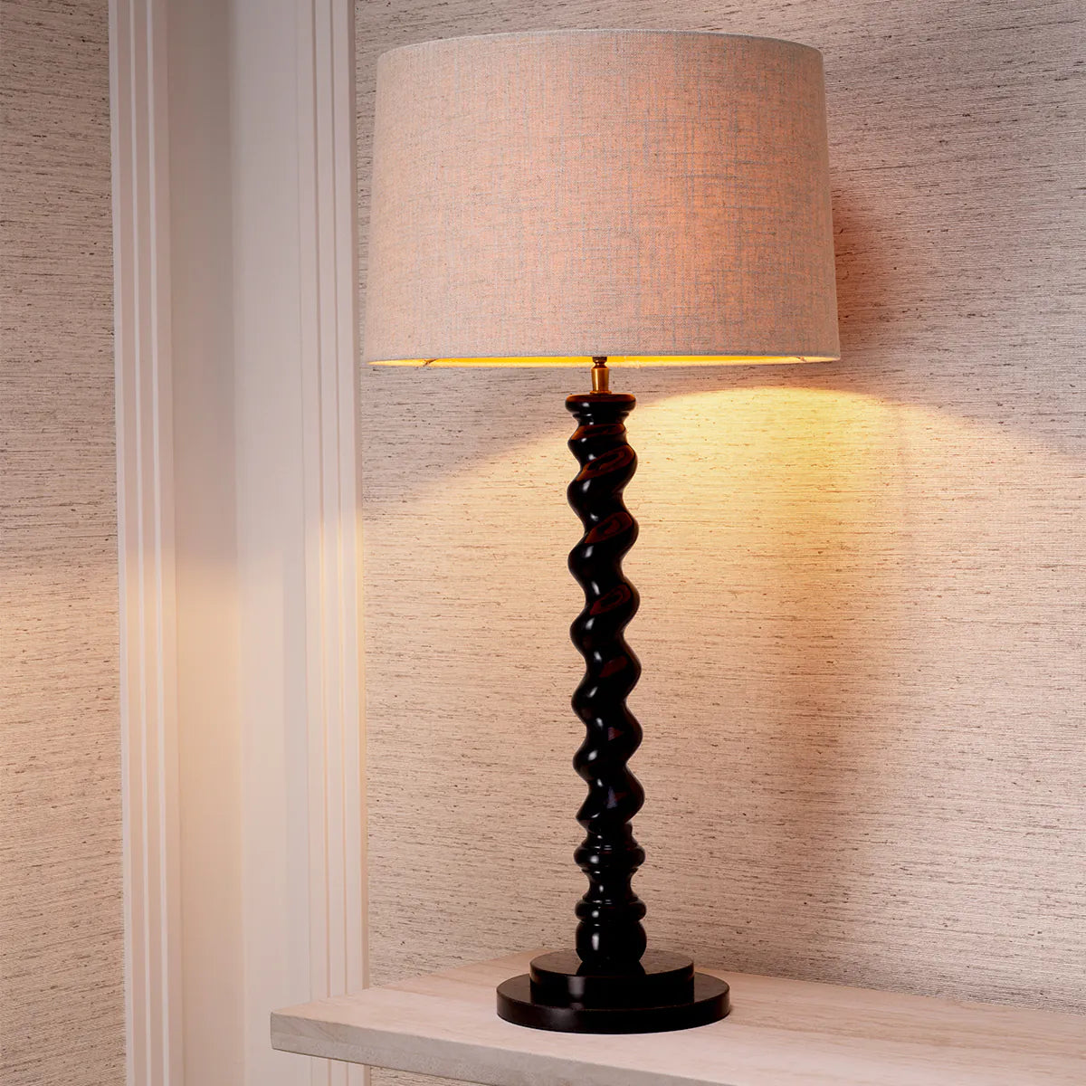 Lampa stołowa MASSIMO złamana biel z czarną podstawą