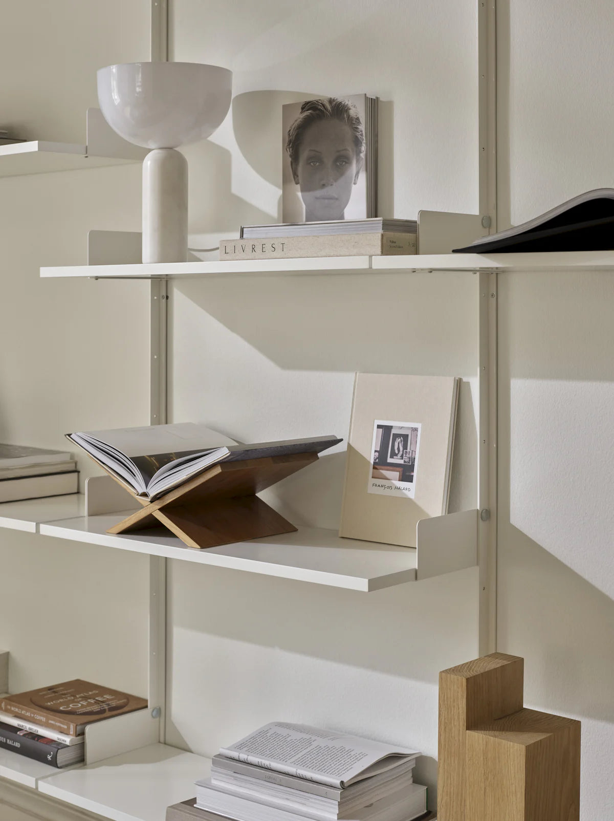 KIZU white marble table lamp