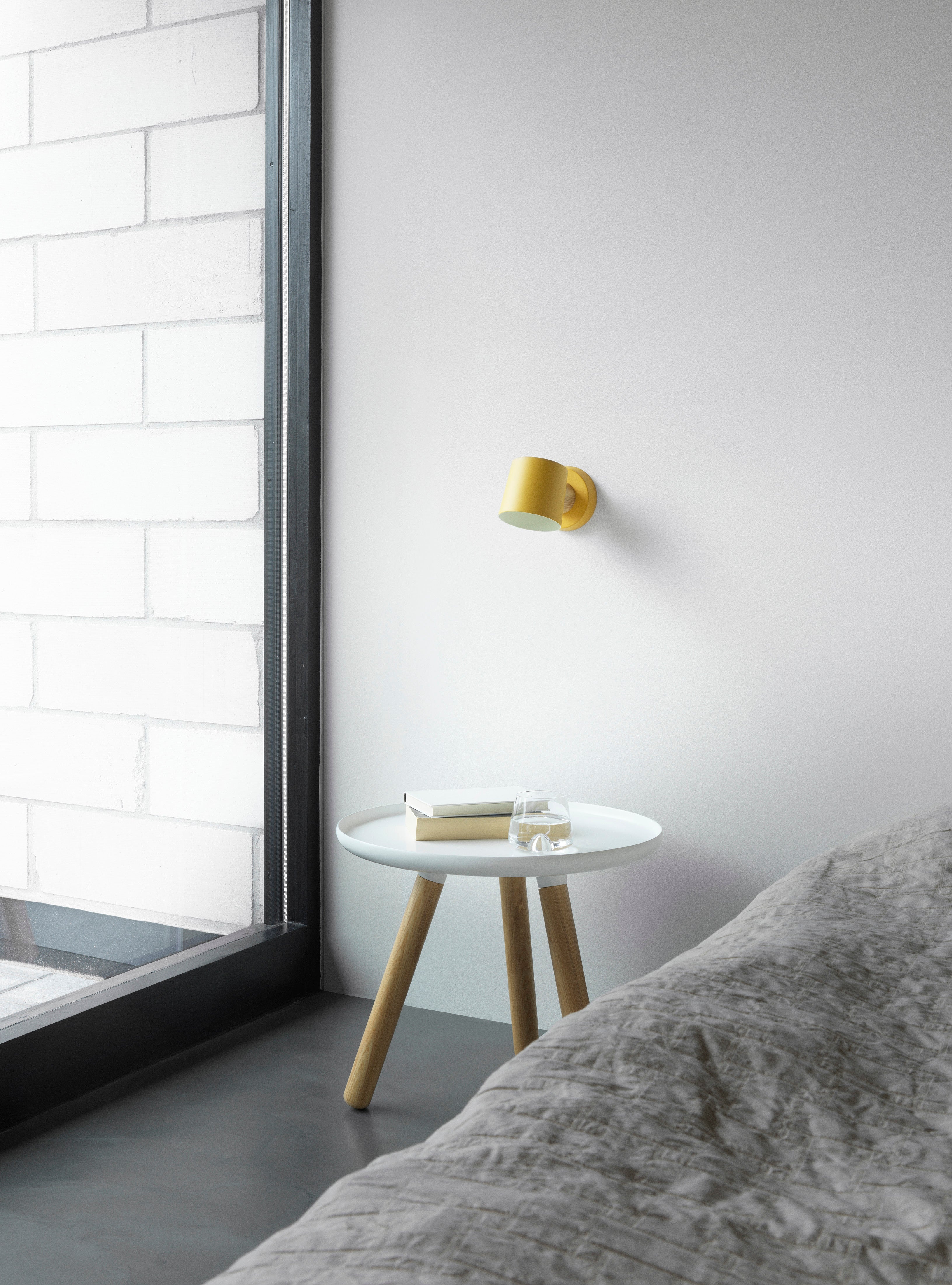 RISE black wall lamp