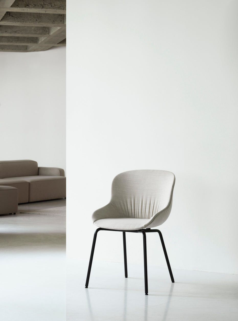 Hyg Comfort Stuhl mit einer grauen Basis gepolstert