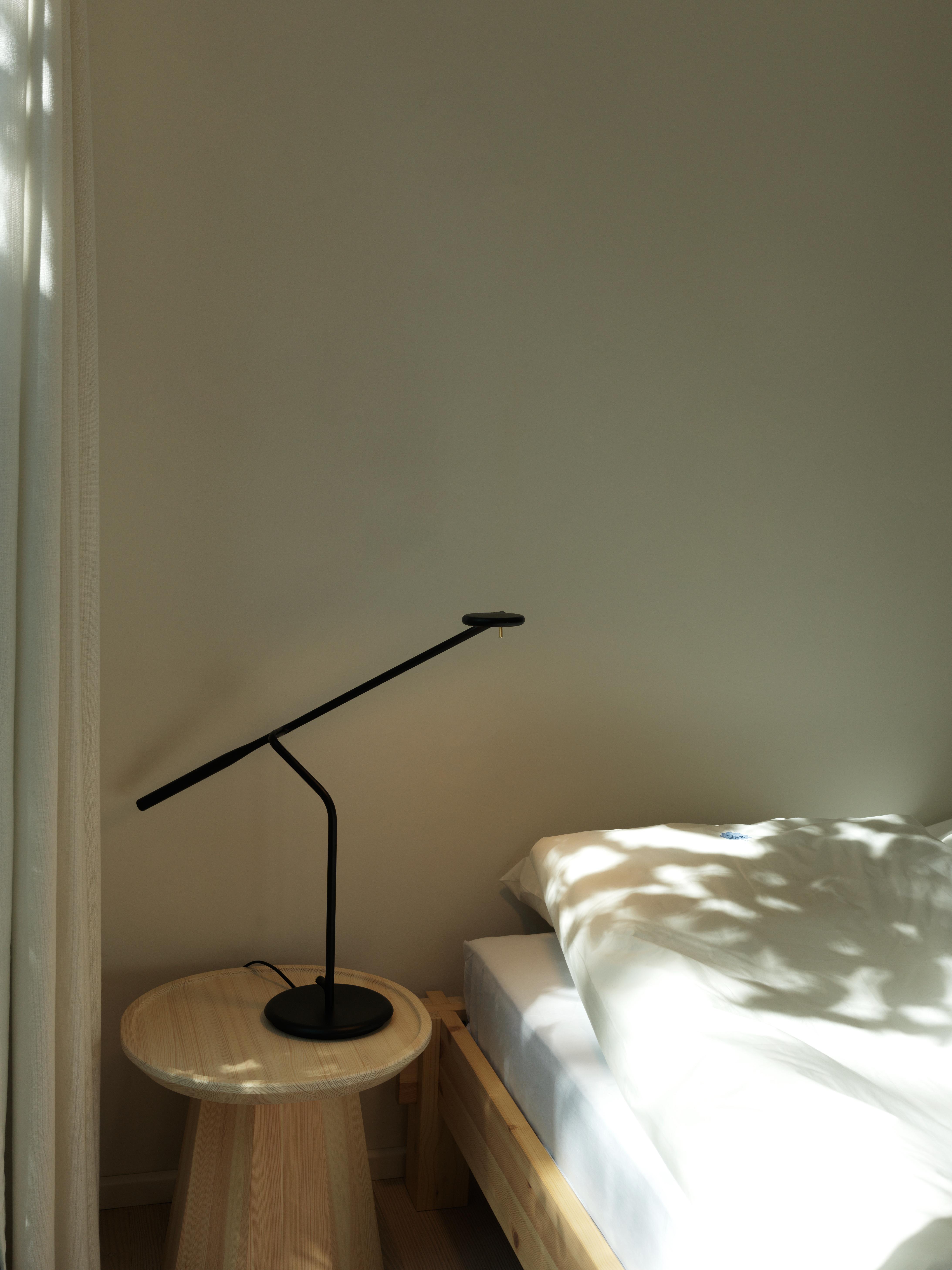 Lampa biurkowa FLOW czarny