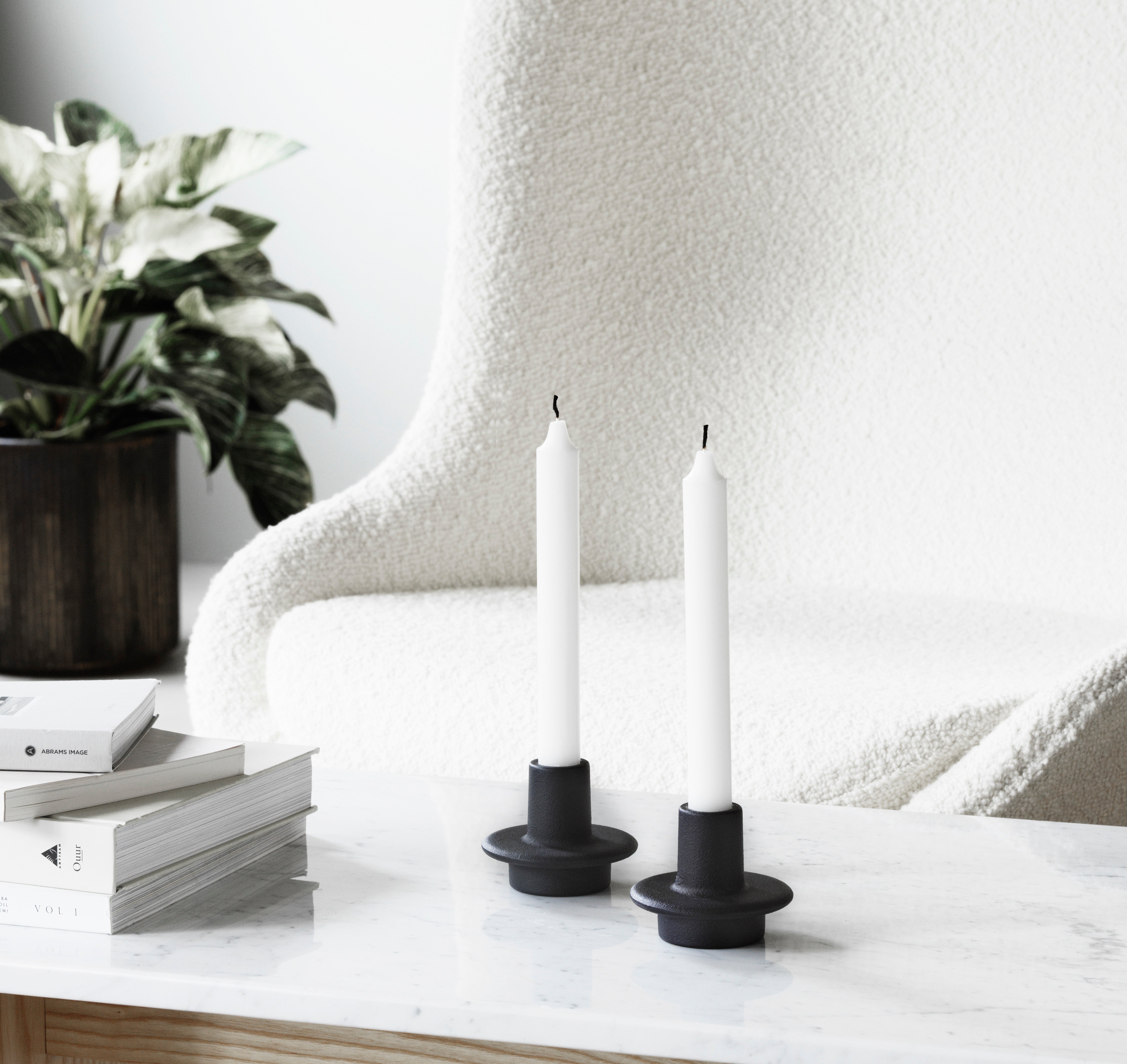 Świecznik HEIMA CANDLESTICK czarne żeliwo