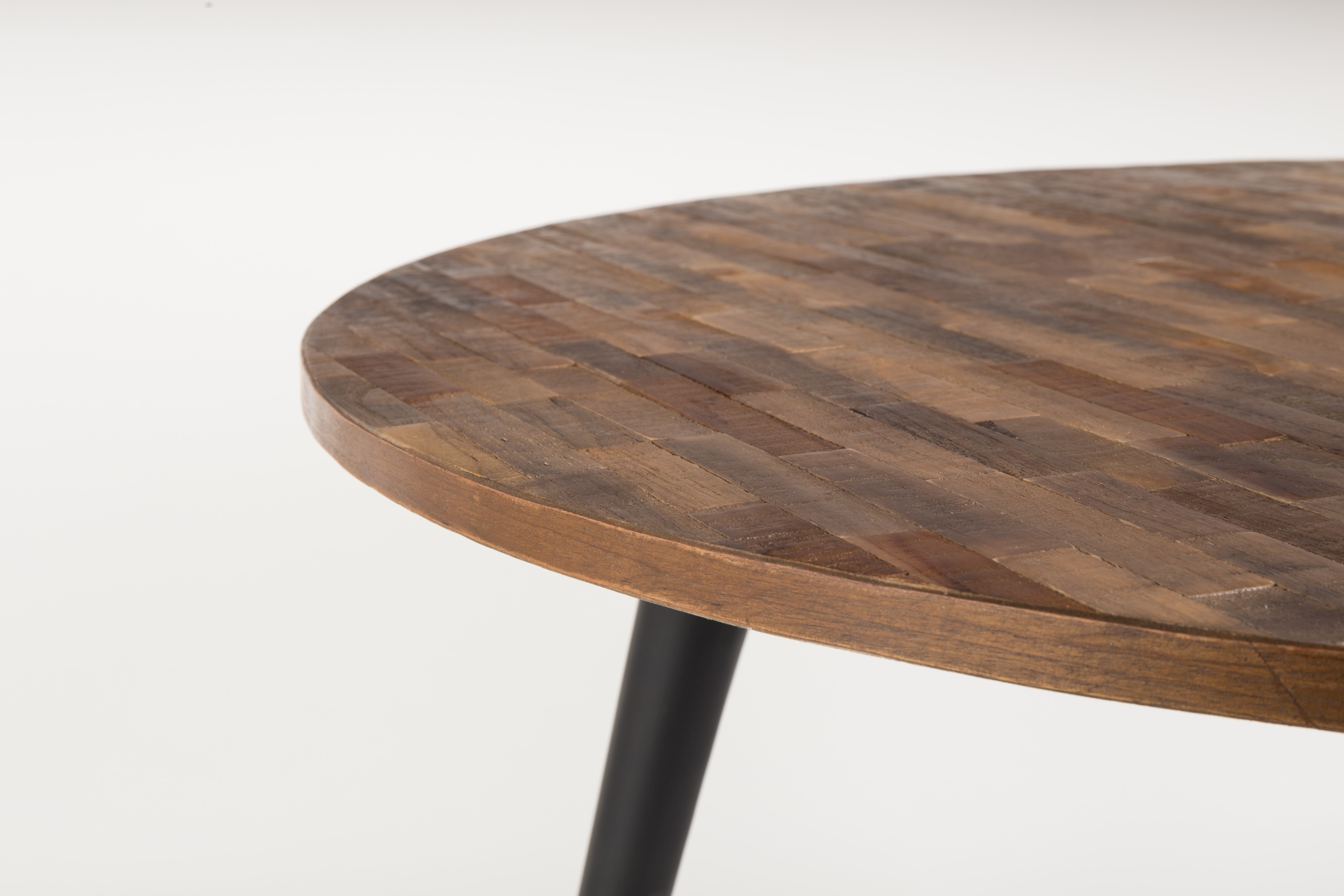Runder Tisch Mo Teka Holz mit einer schwarzen Basis