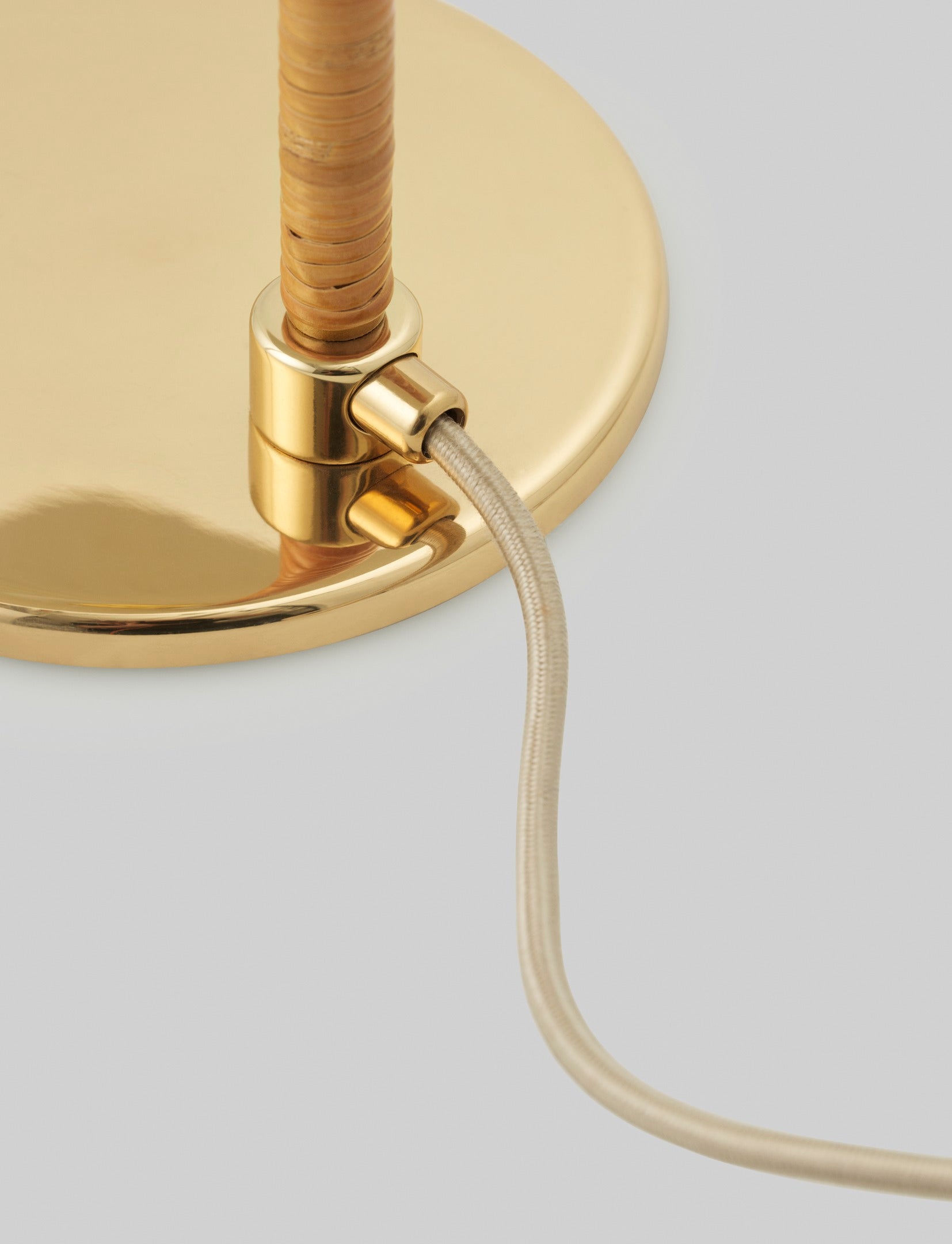 Stehlampe 9602 Messing mit Bambusschirm
