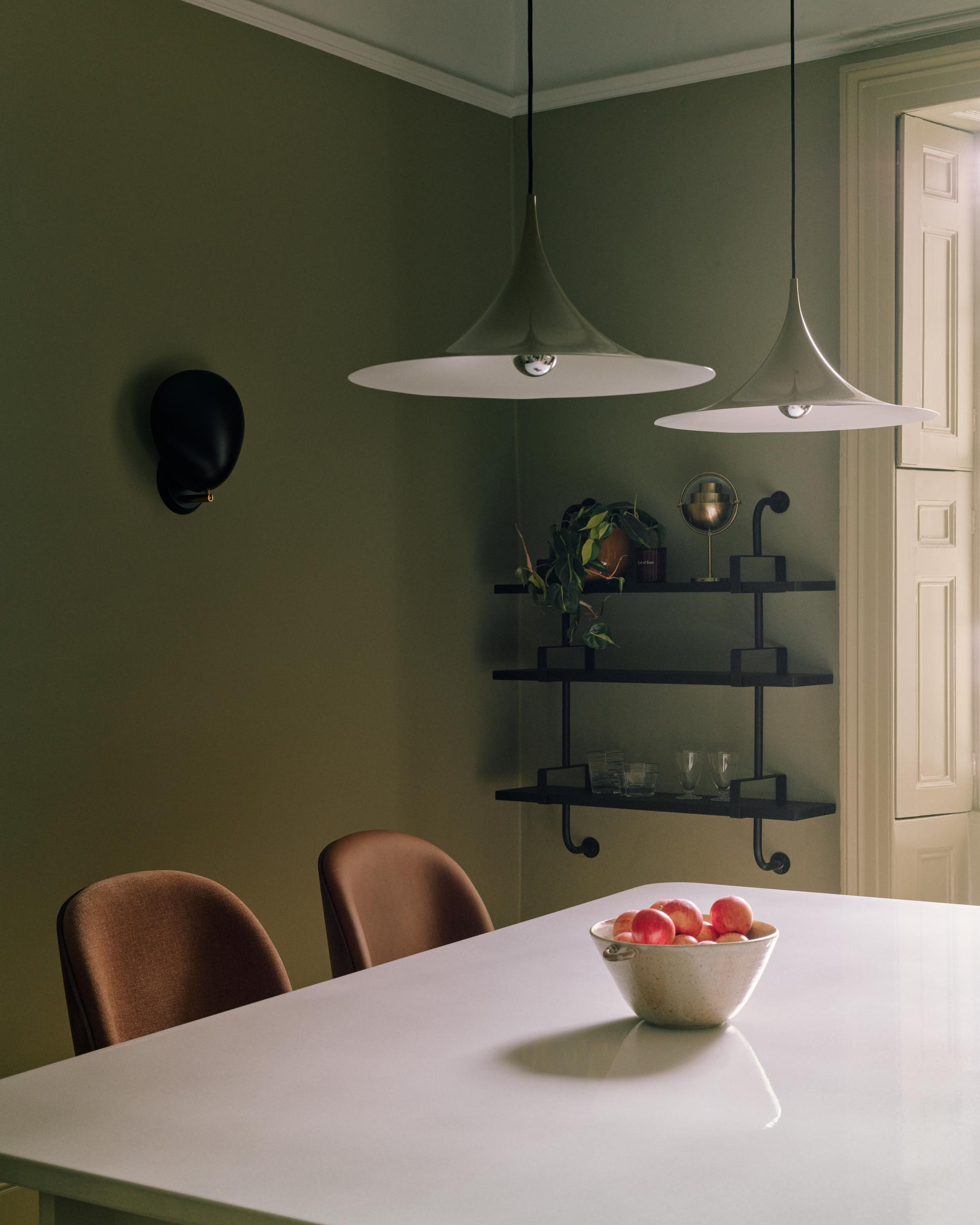 COBRA black wall lamp