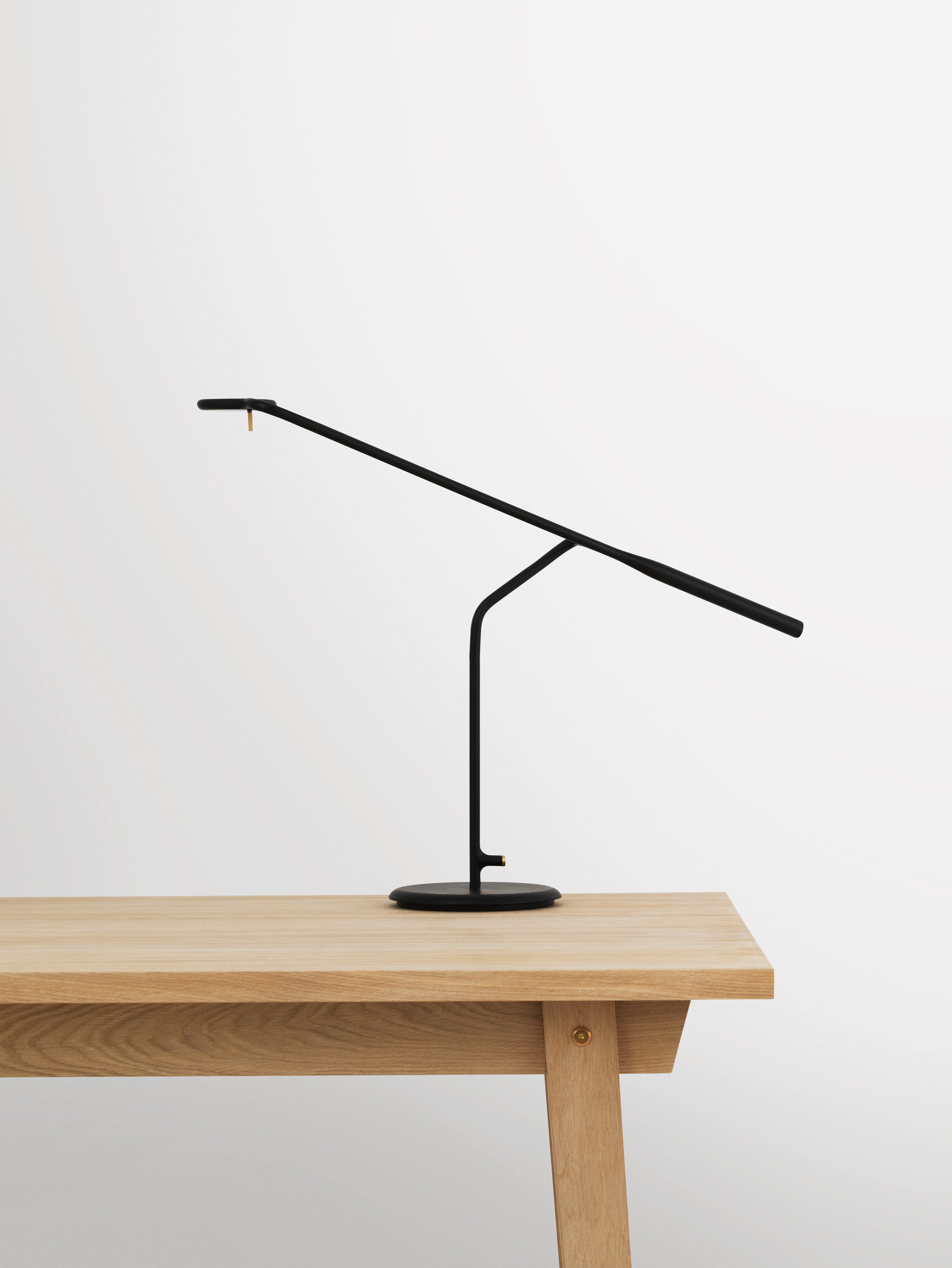 Lampa biurkowa FLOW czarny