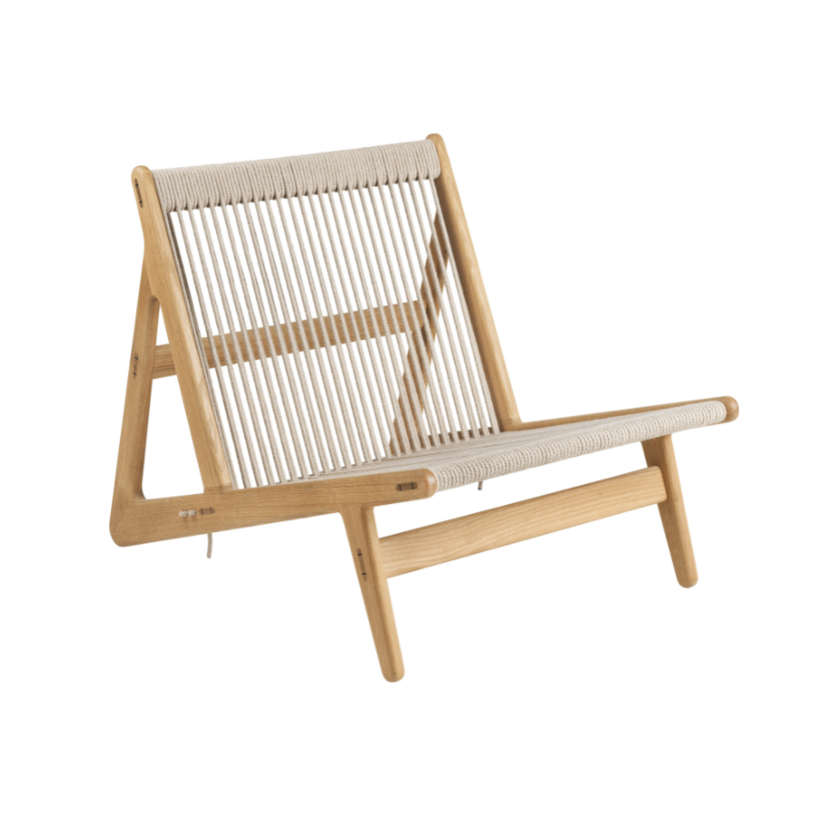 MR01 armchair in oak wood and linen