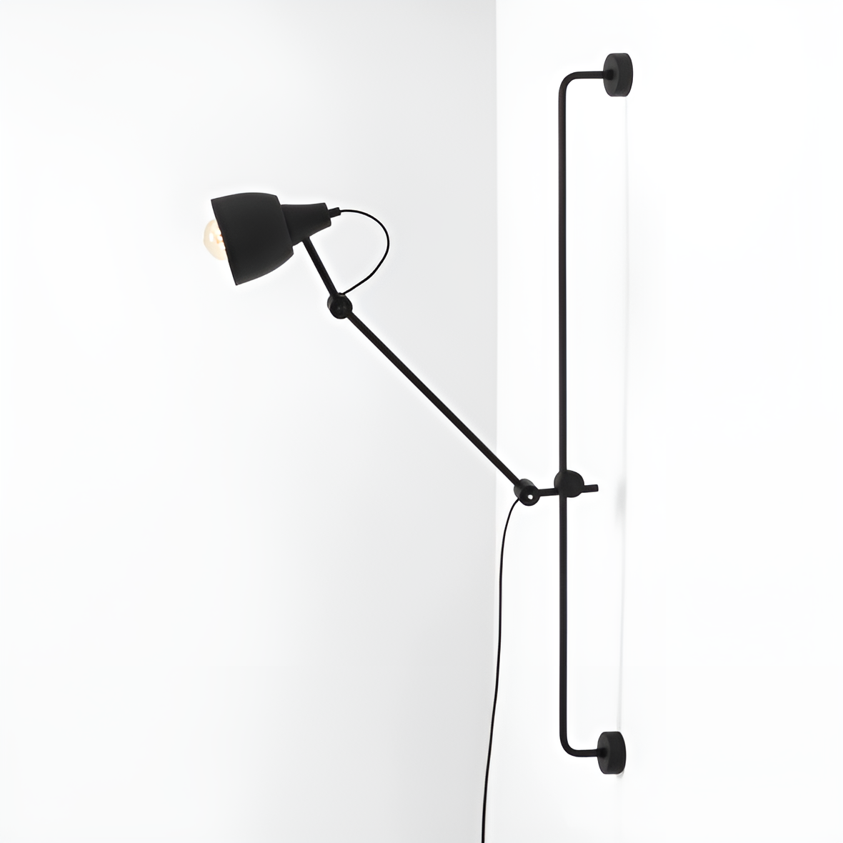 Lampa ścienna z wysięgnikiem regulowana DRON czarny