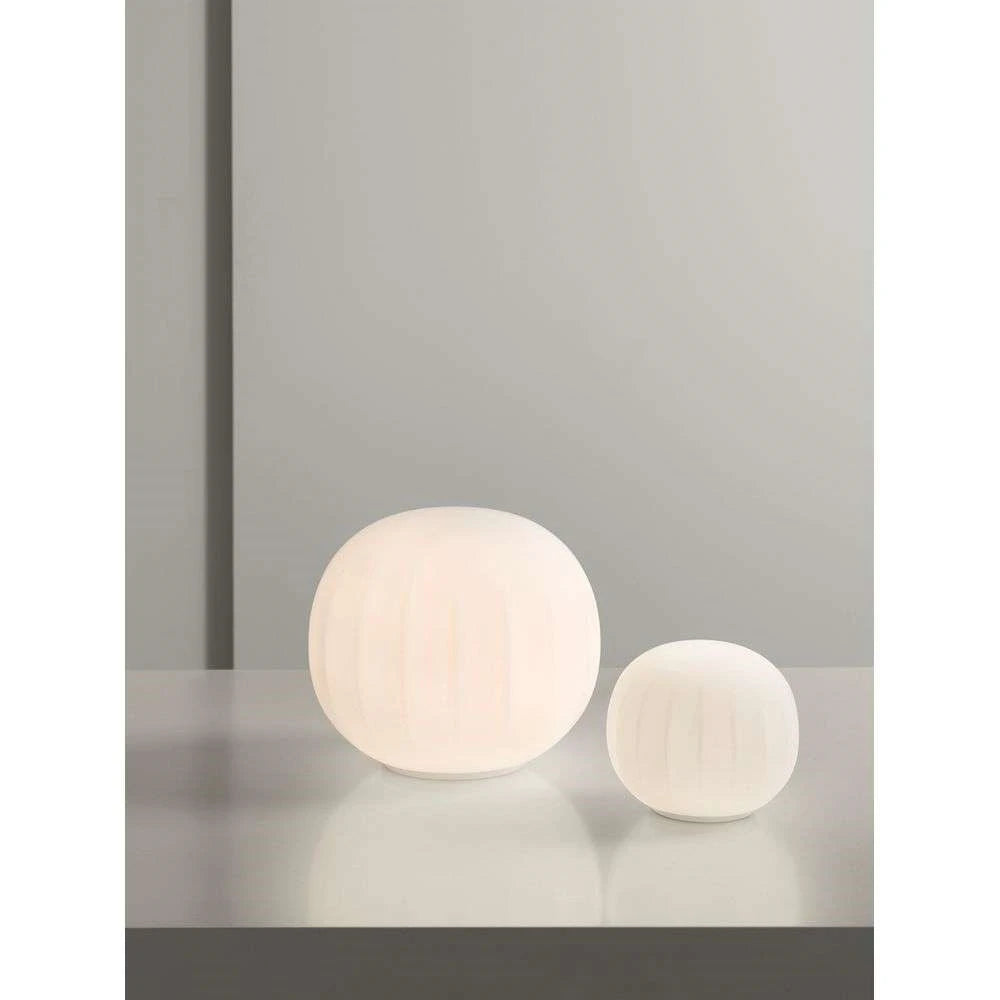 Solid Tischlampe