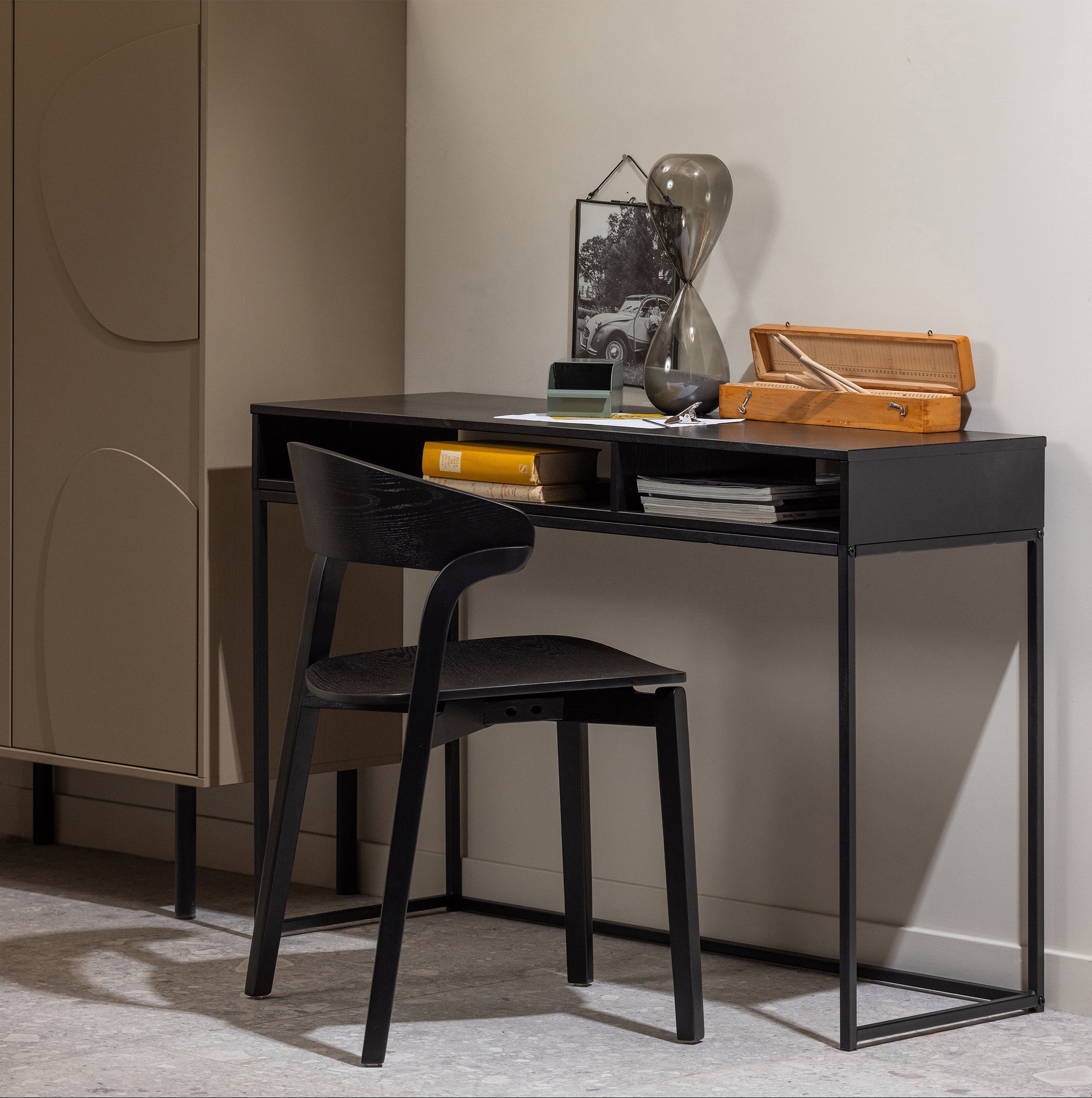 Black Cras chair