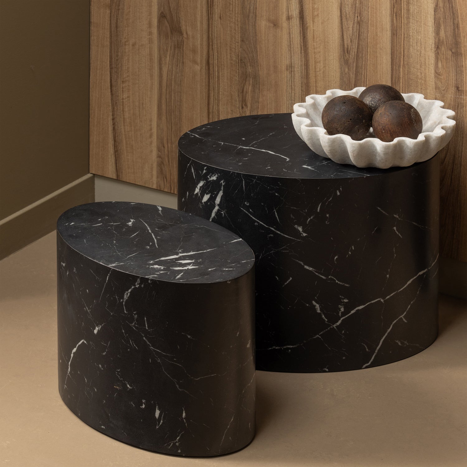 Black quint table