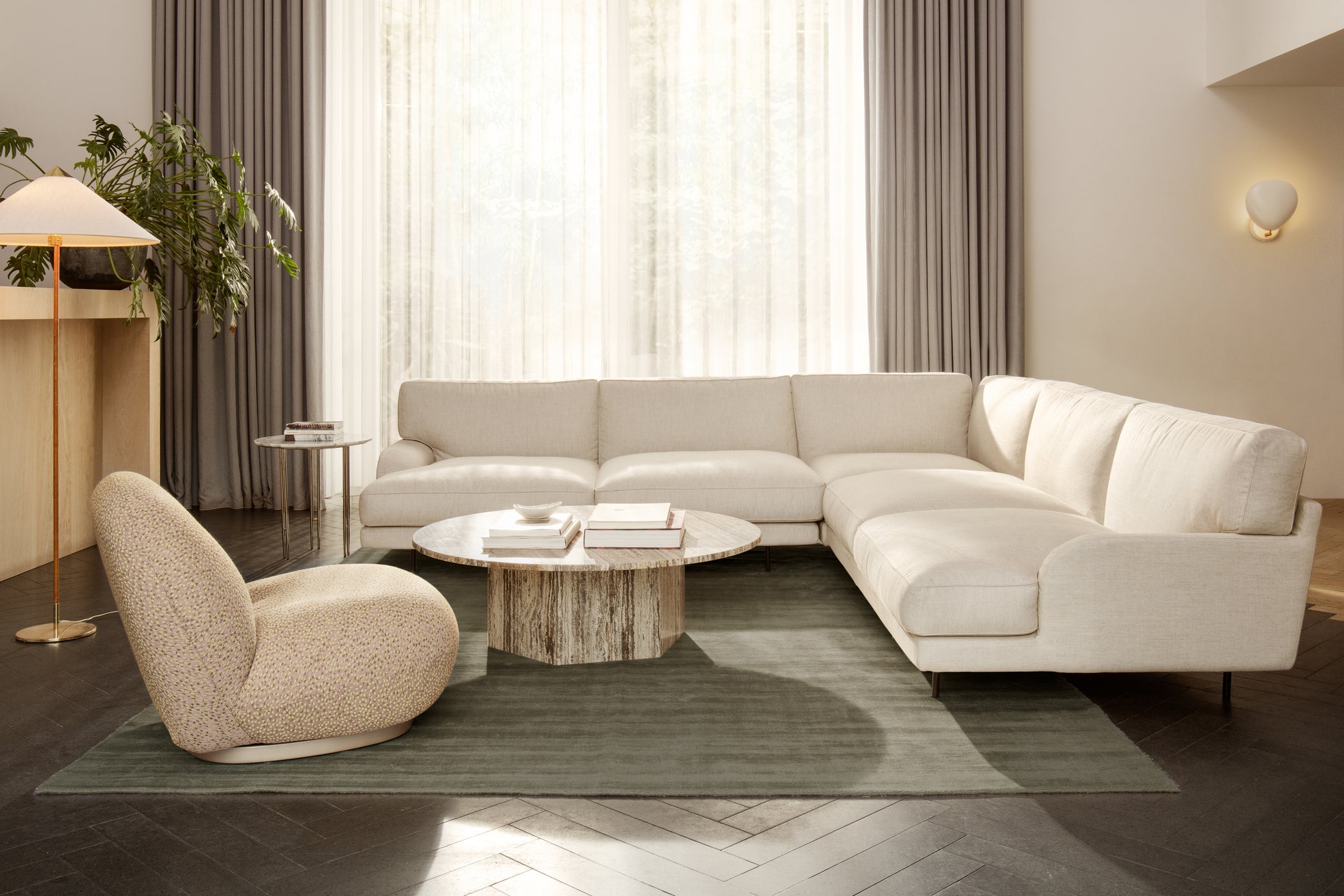GUBI Rug Rust Red