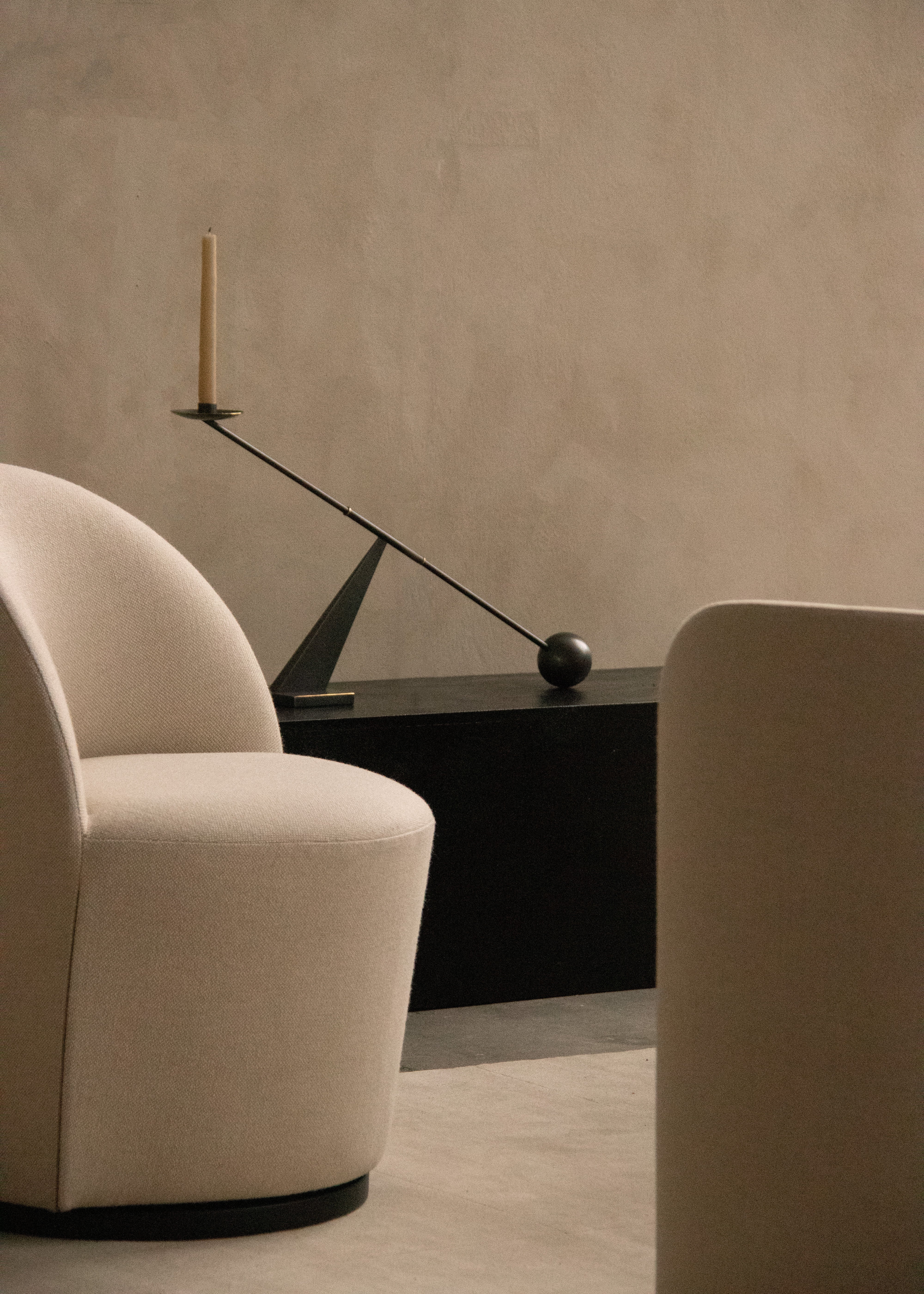 INTERCONNECT black candlestick