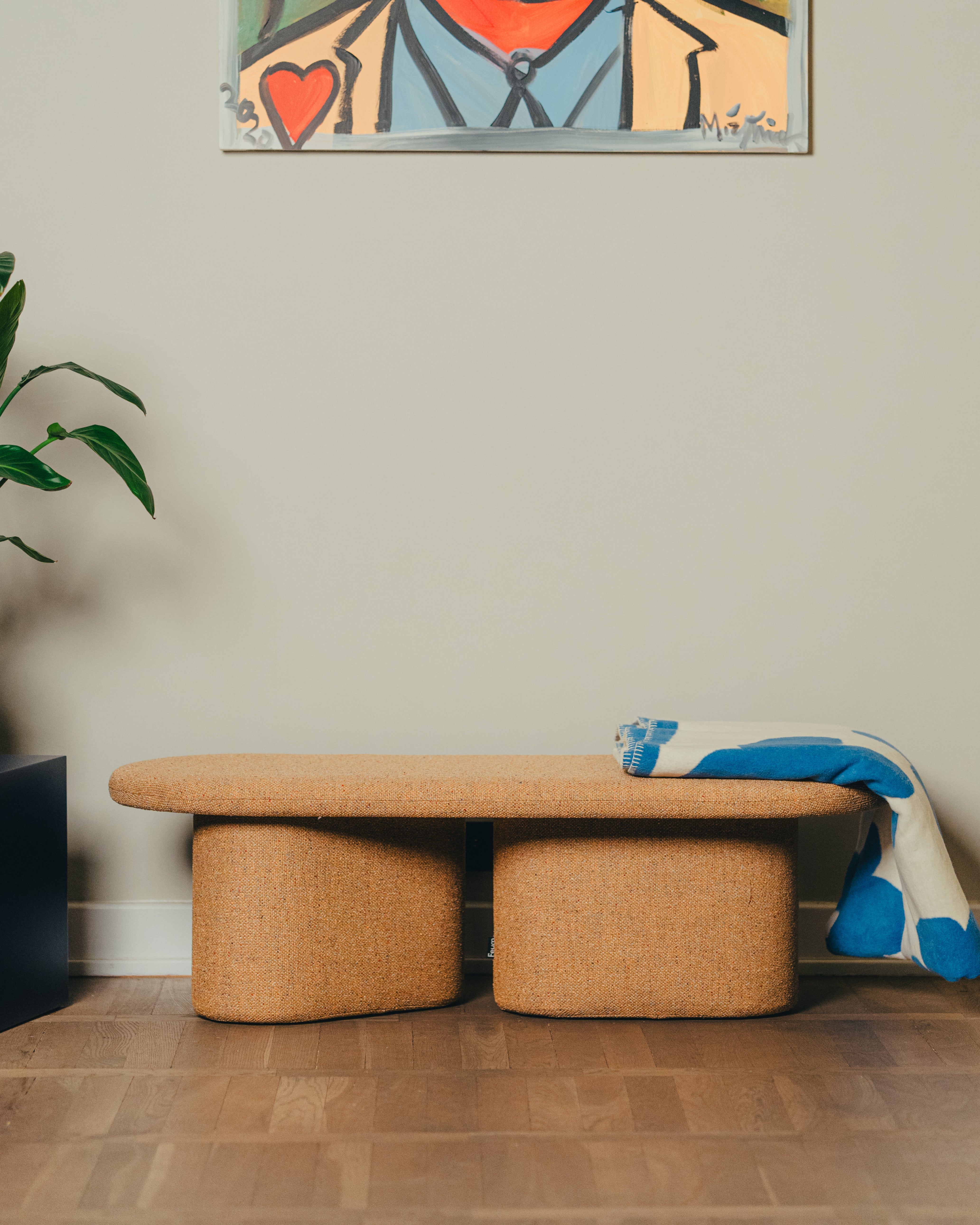 Ovo Bench