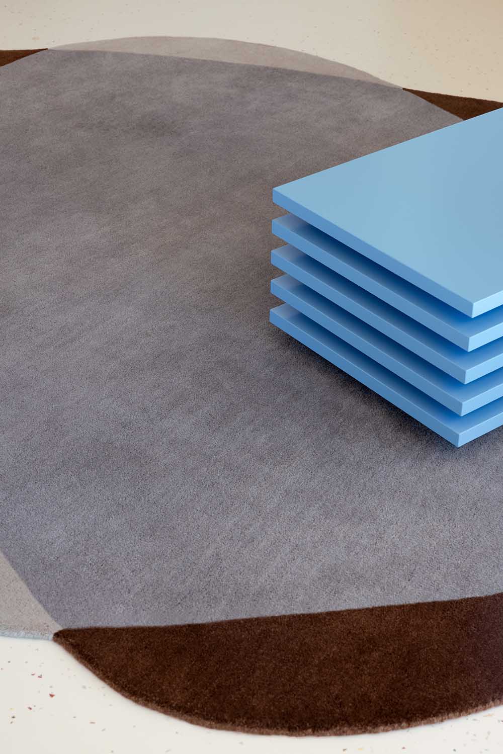 Carpet element brown with blue