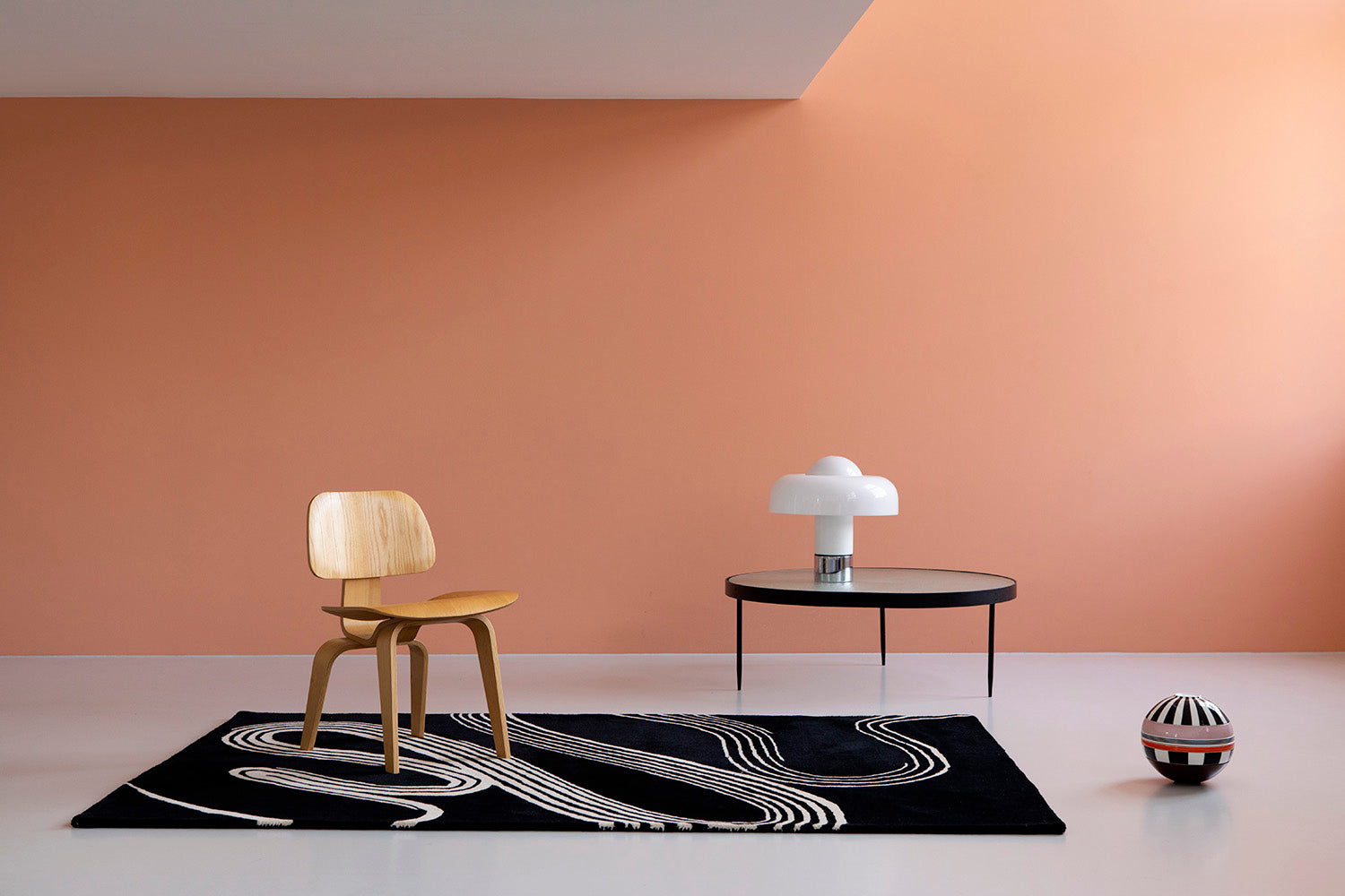Dywan DECOR FLOW czarny z beżowym wzorem