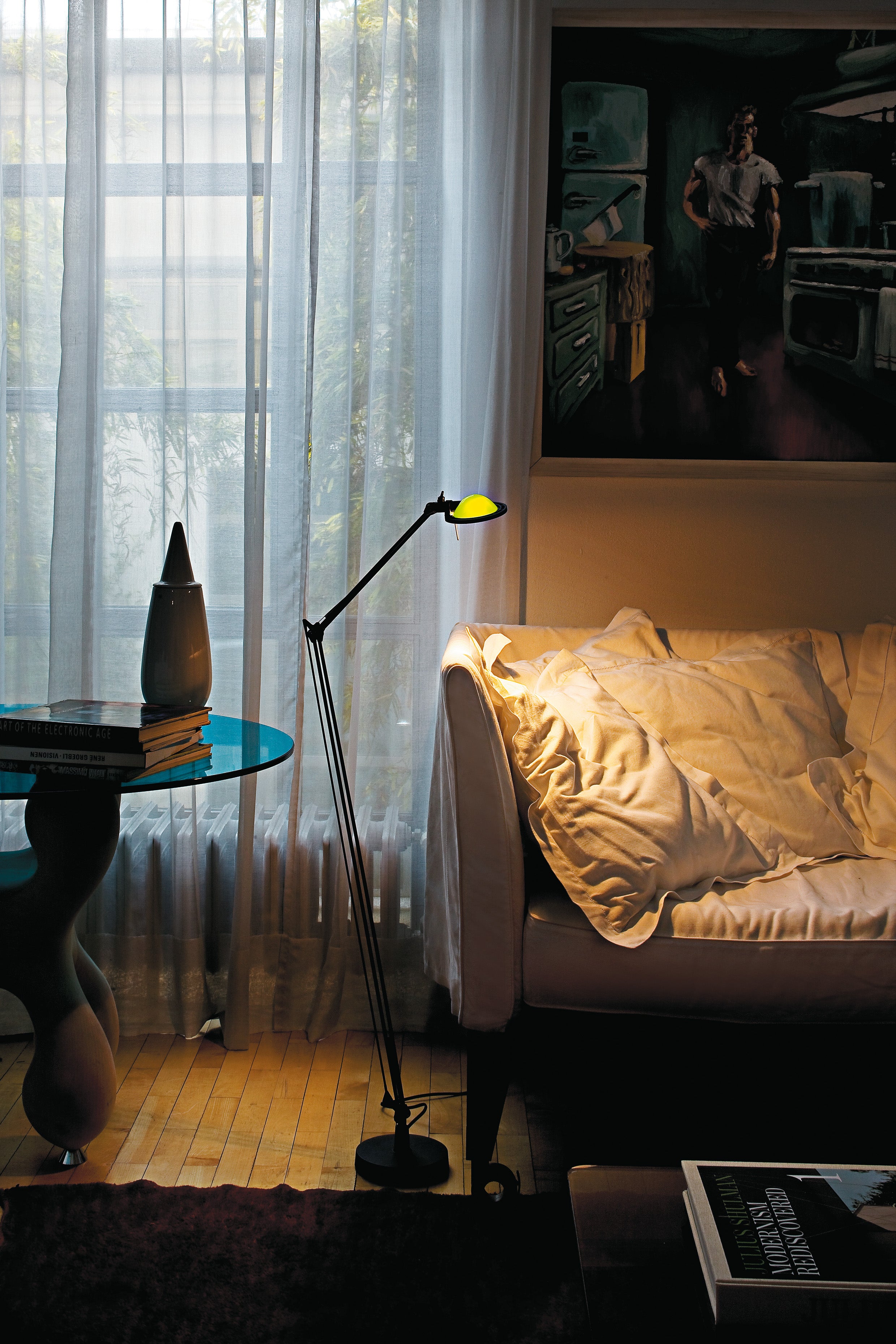 Lampa podłogowa do czytania BERENICE z czarną podstawą