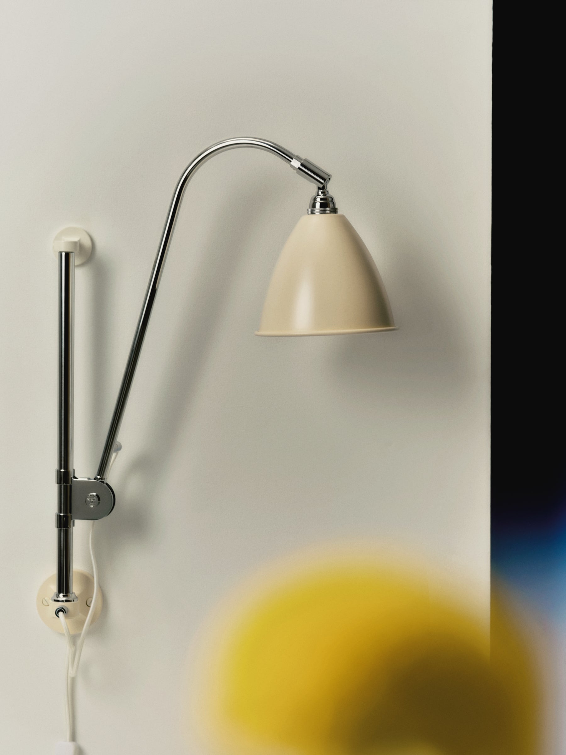 BESTLITE BL5 Wall Lamp in Brass with Cream Shade