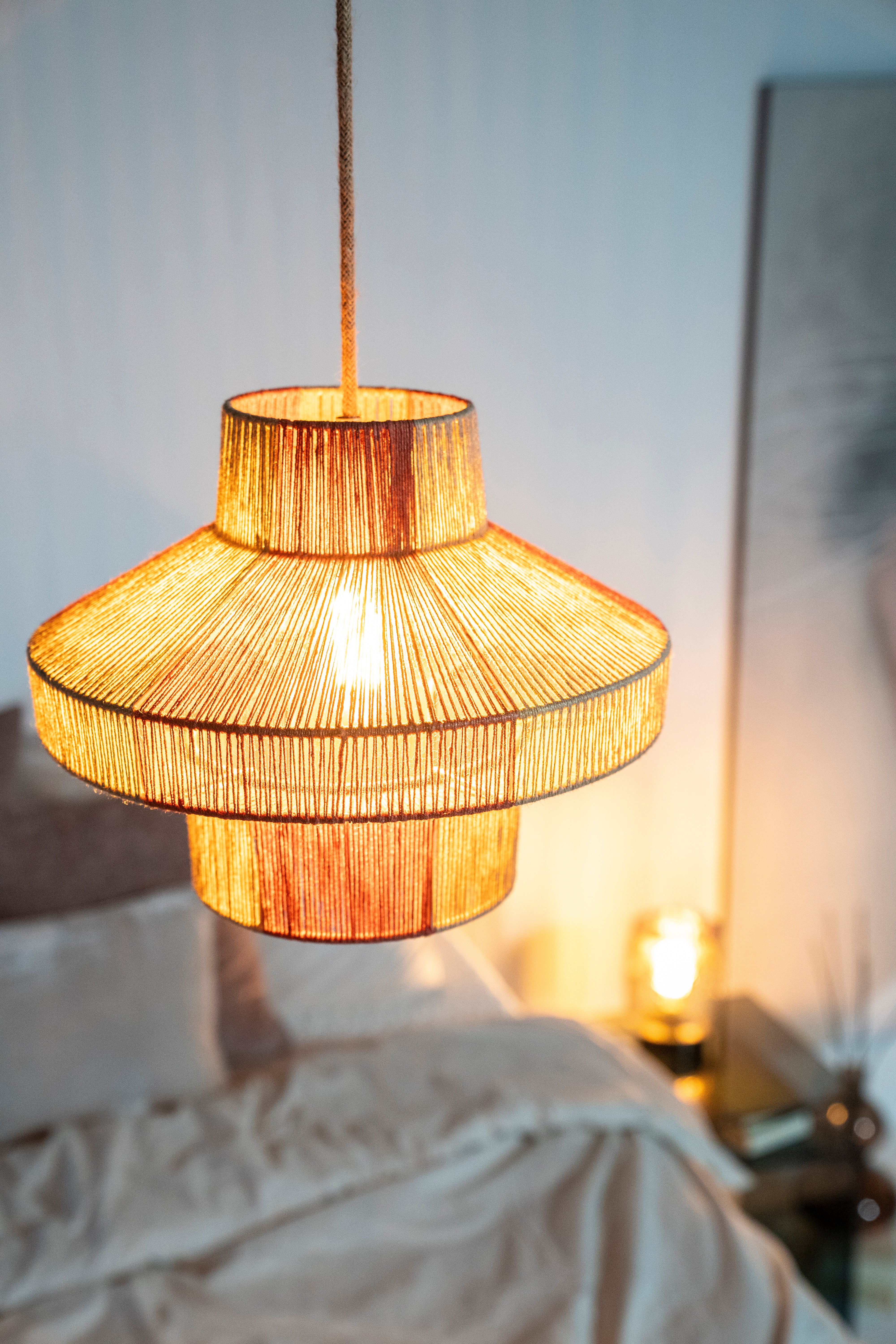 Lampa wisząca CIRQUE beżowy z koralowym