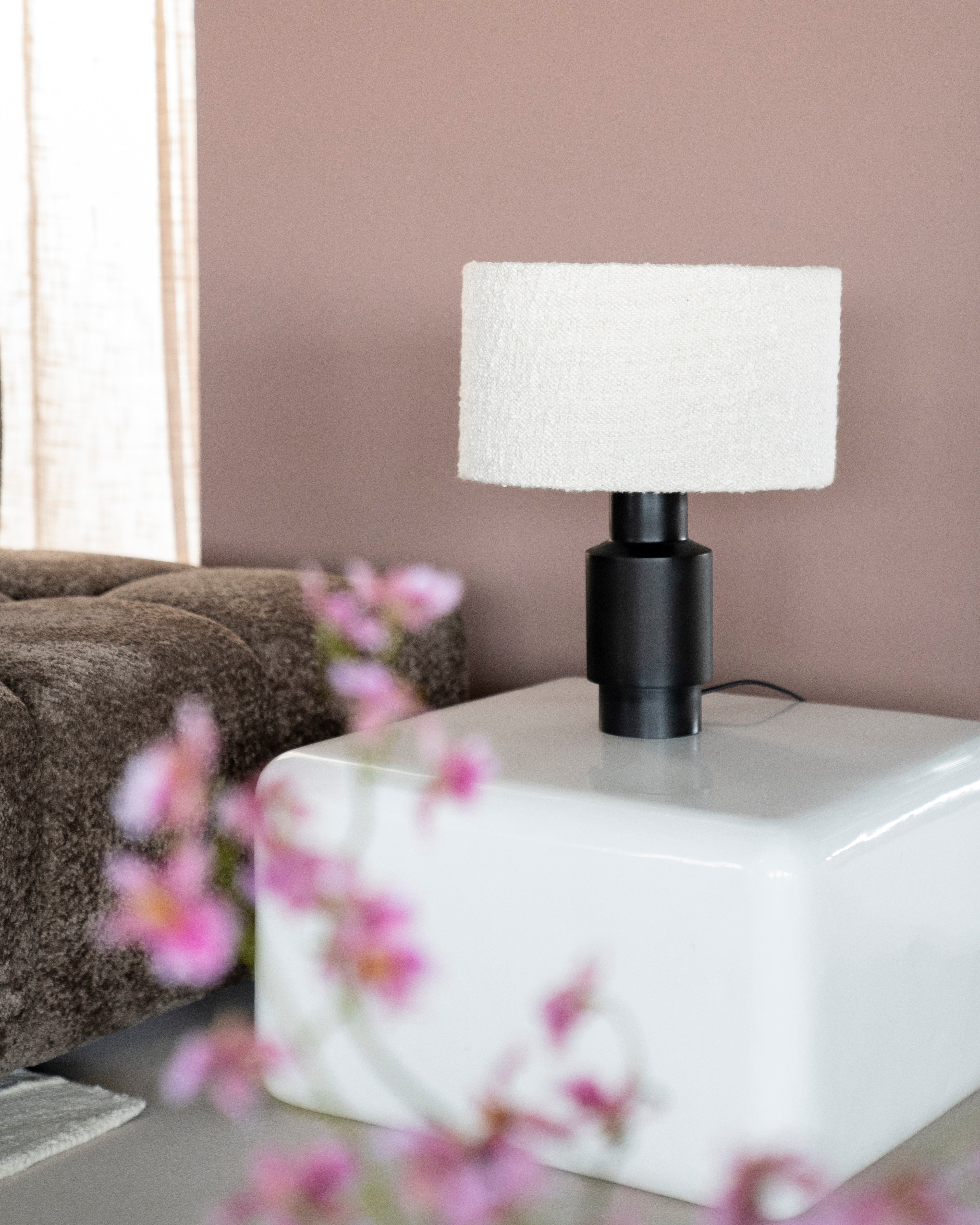 Lampa stołowa DUST jasnobeżowy z czarną podstawą