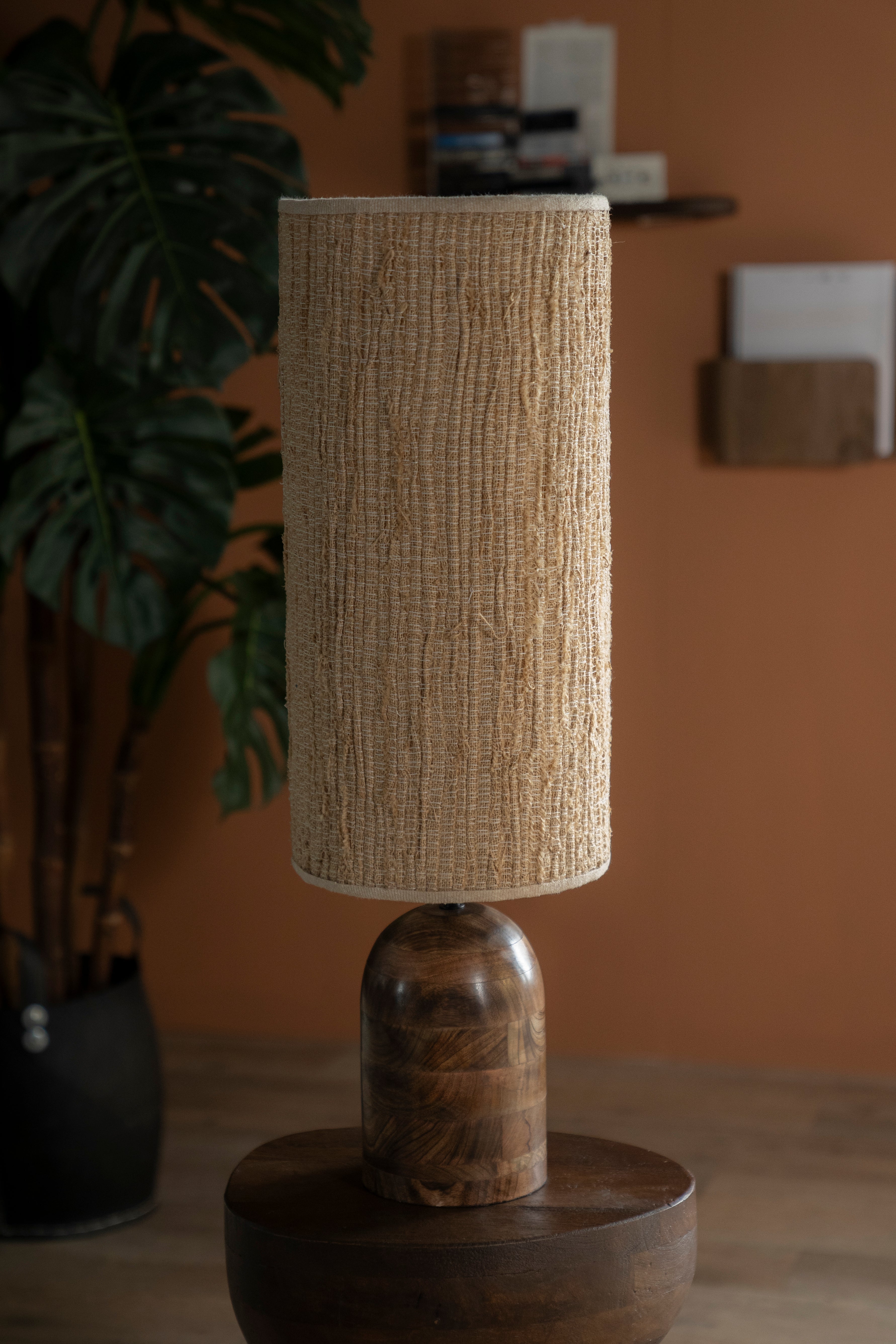 Lampa stołowa GADJA juta z drewnianą podstawą