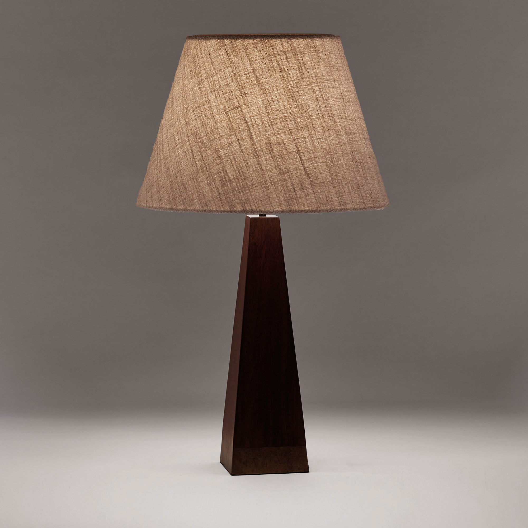 Tischlampe PYRAMID Eschenfurnier