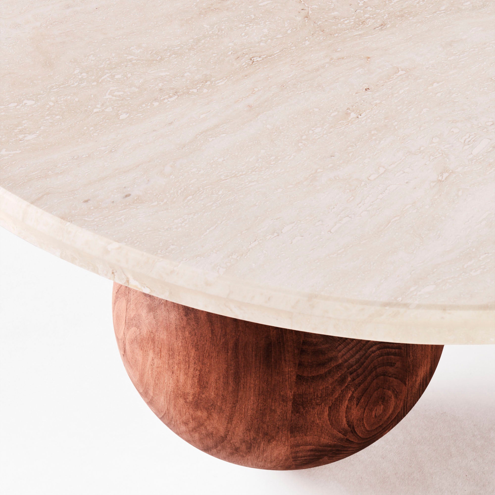 Runder Couchtisch SPHERE aus Travertin mit einer Basis aus Esche