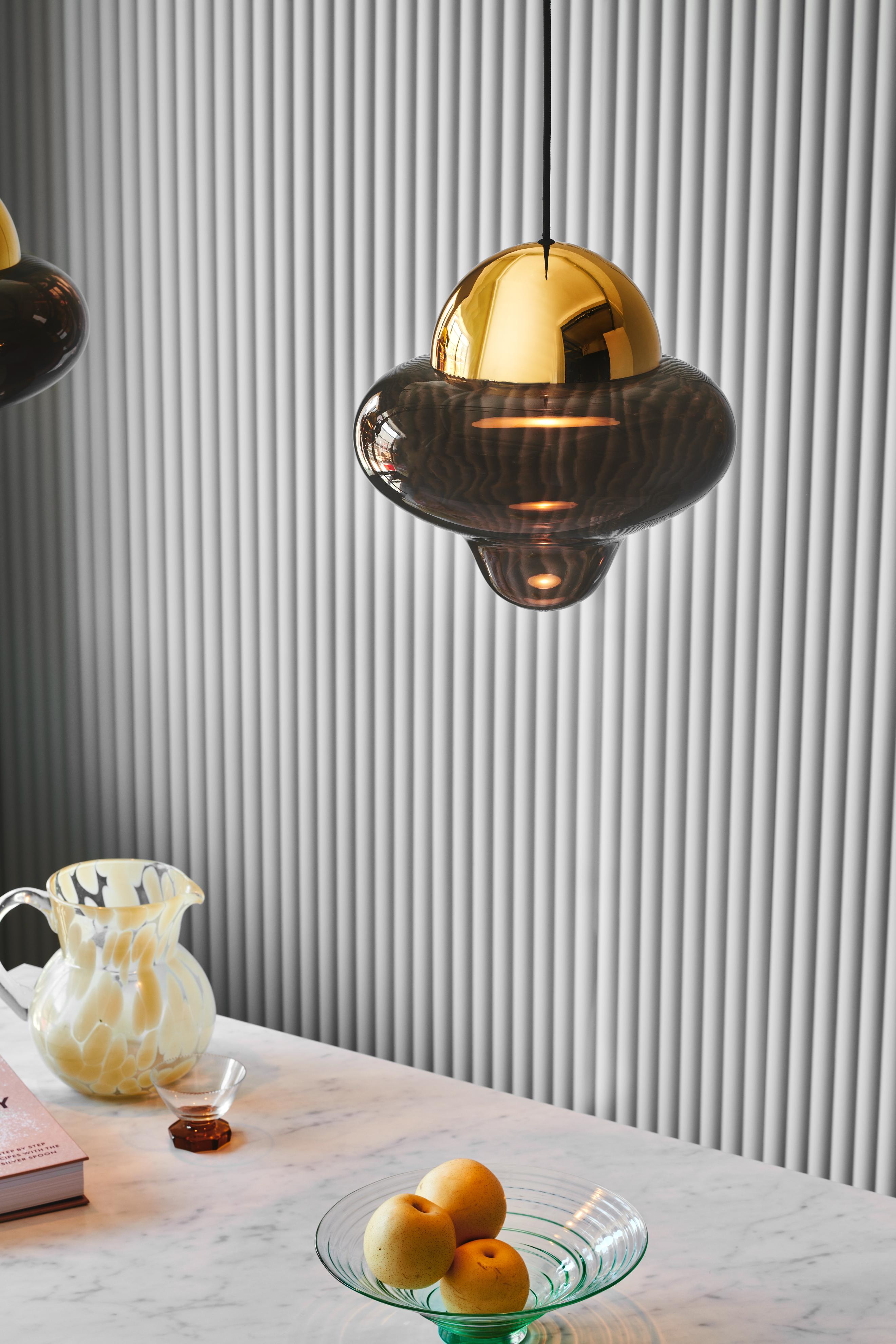 Lampa wisząca NUTTY szkło dymione ze złotym wykończeniem