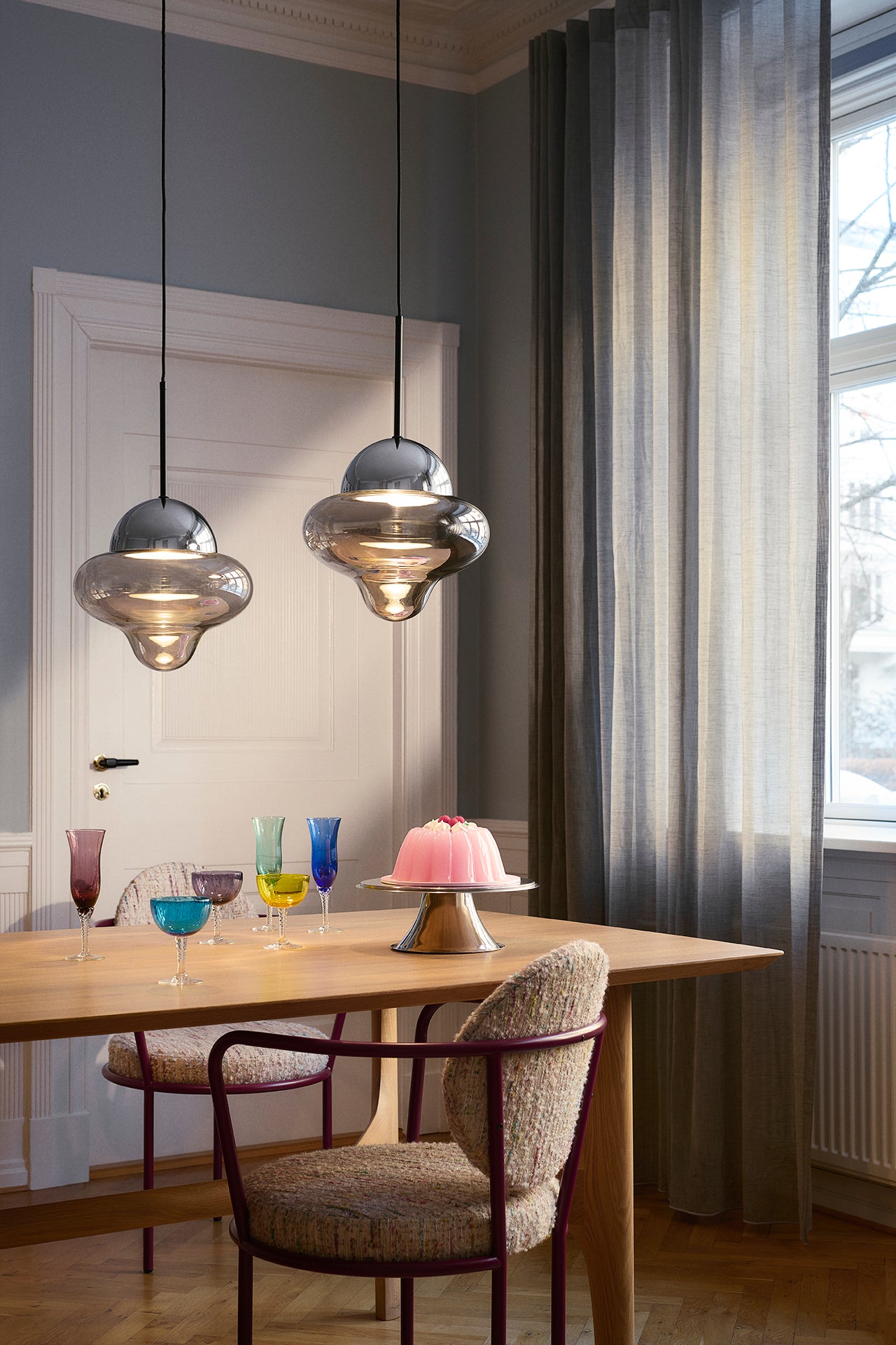 Lampa wisząca NUTTY szkło dymione ze srebrnym wykończeniem