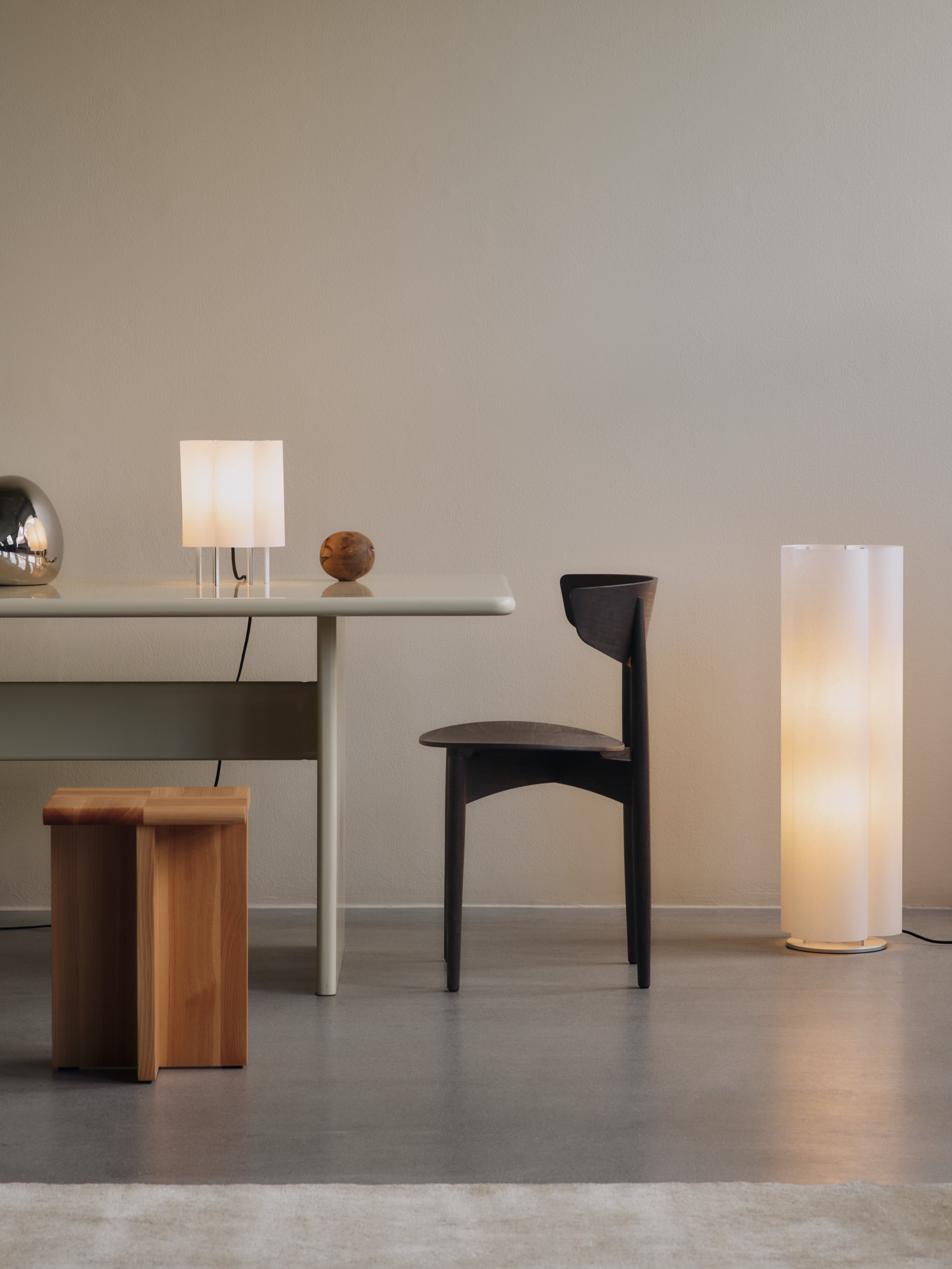 Lampa podłogowa BOE biały