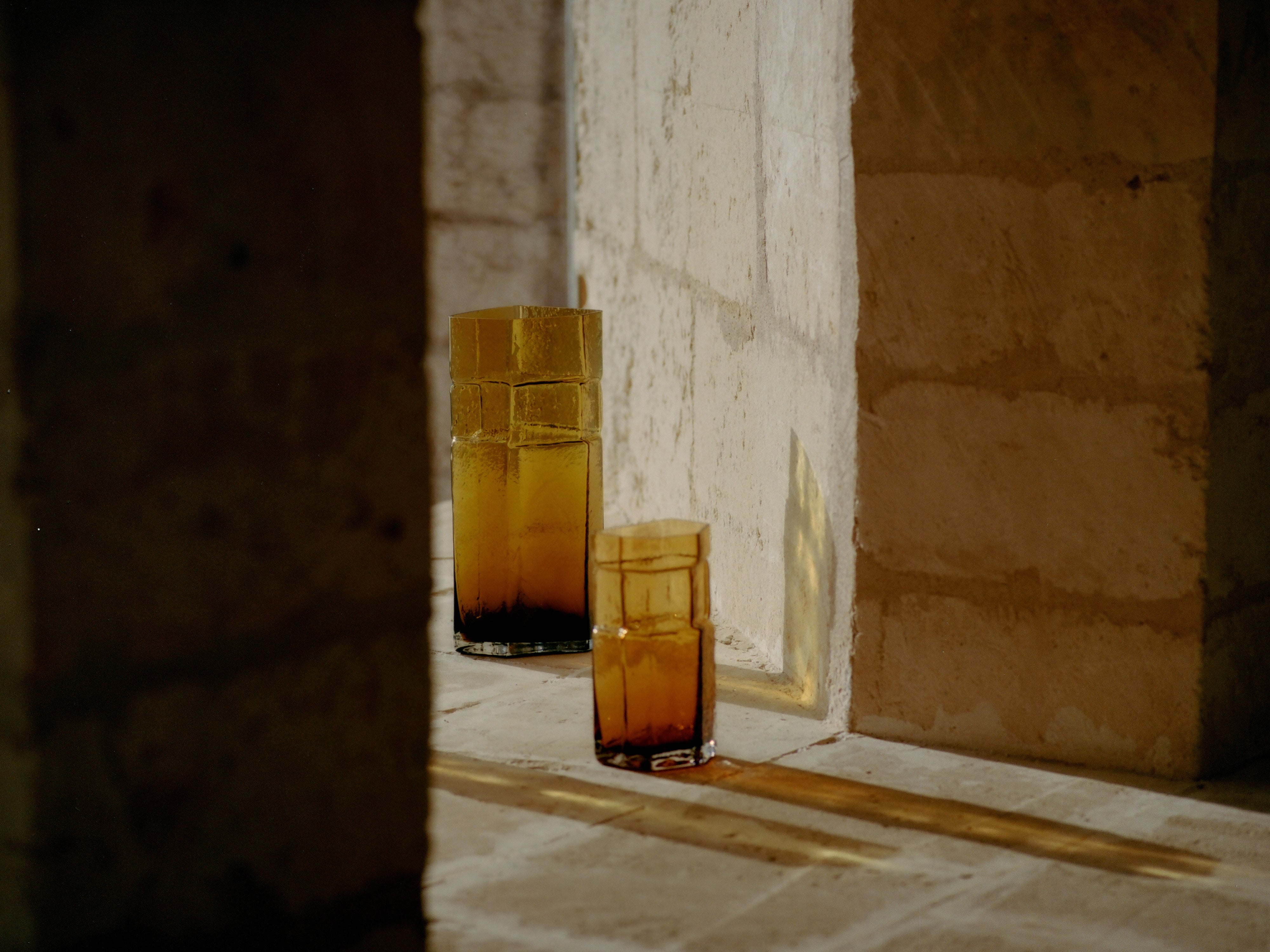MURO TALL vase amber glass