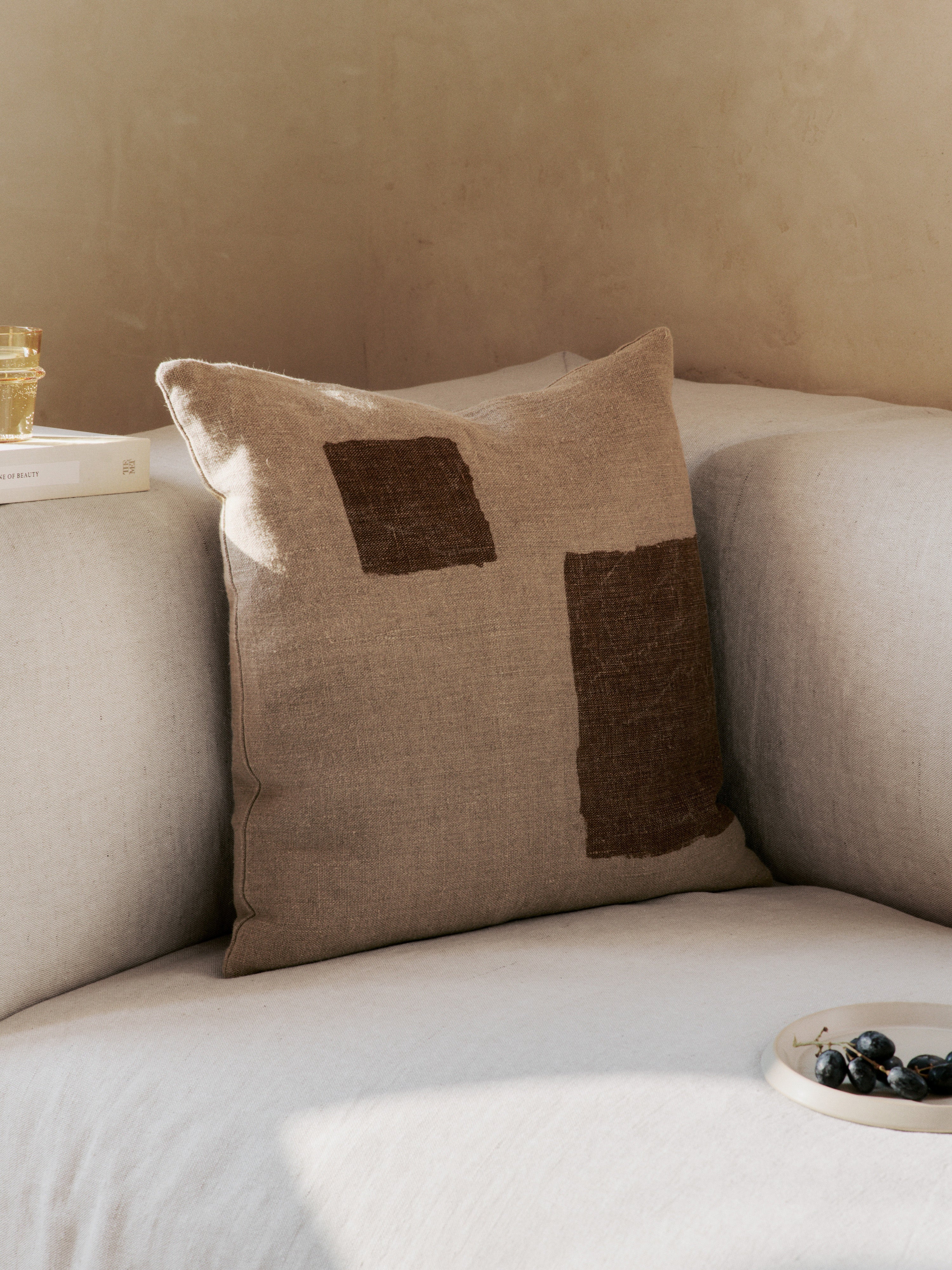Decorative pillow OLEO beige with brown