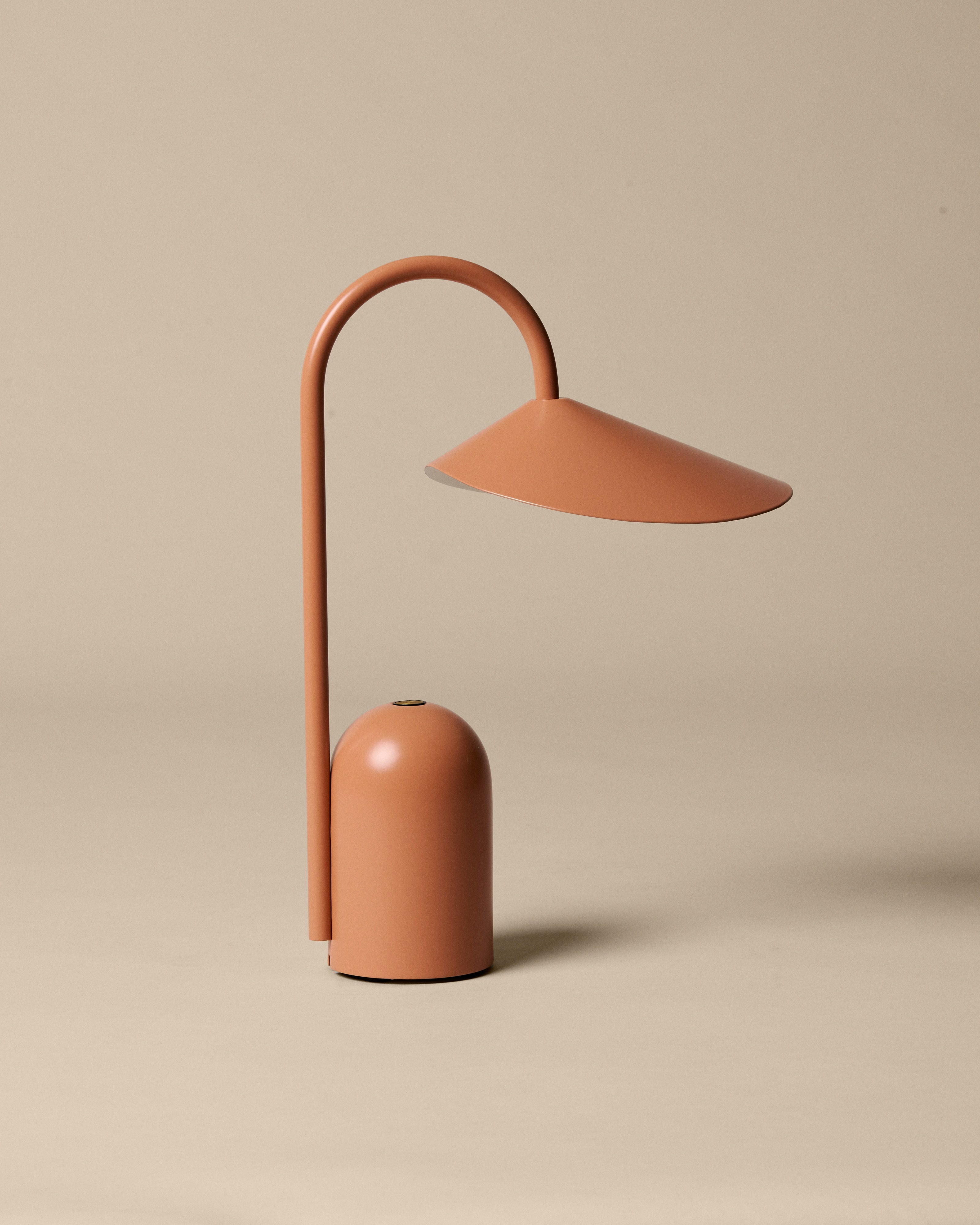Lampa przenośna ARUM łososiowy różowy