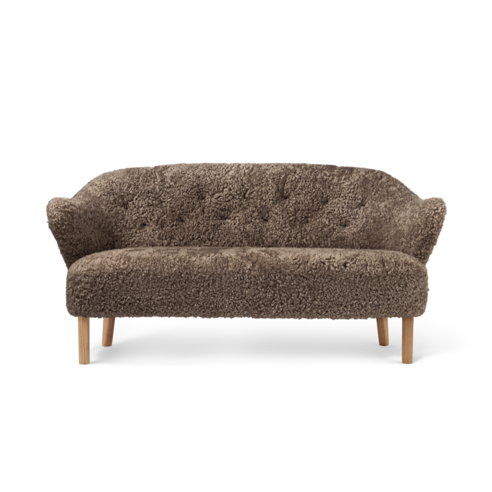 Sofa INGEBORG brązowa skóra owcza z dębową podstawą