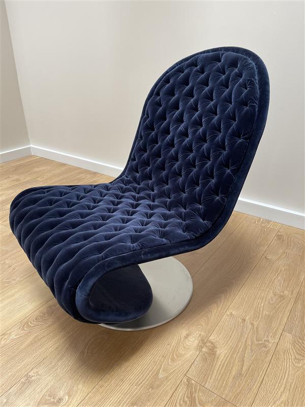 Fotel SYSTEM 1-2-3 LOUNGE DELUXE granatowy z okrągłą podstawą - poekspozycyjny