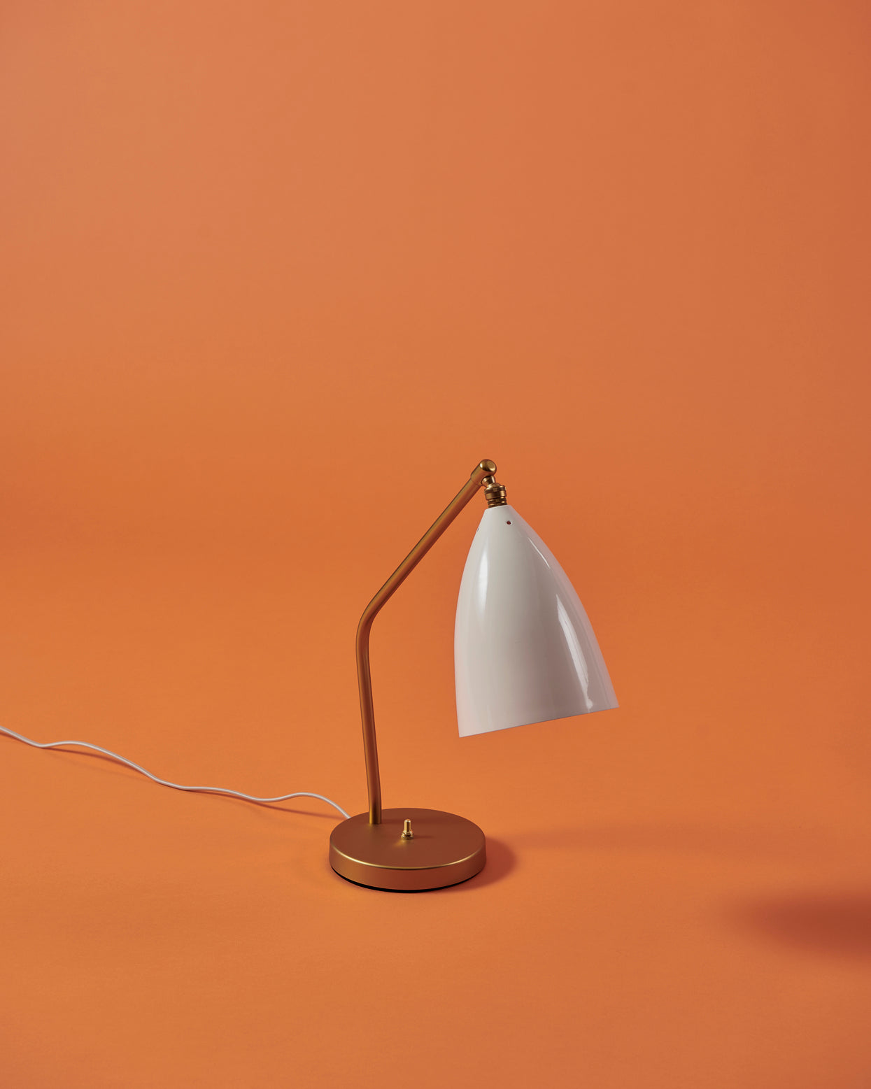 Lampa stołowa GRÄSHOPPA szary klosz ze złotą podstawą