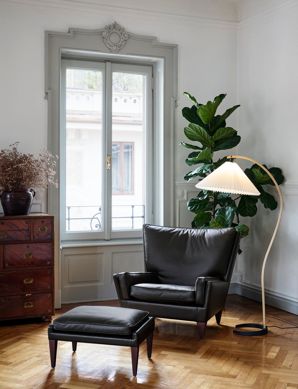 V11 Armchair upholstered with walnut base
