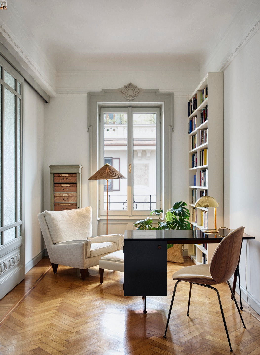 V11 Armchair upholstered with walnut base