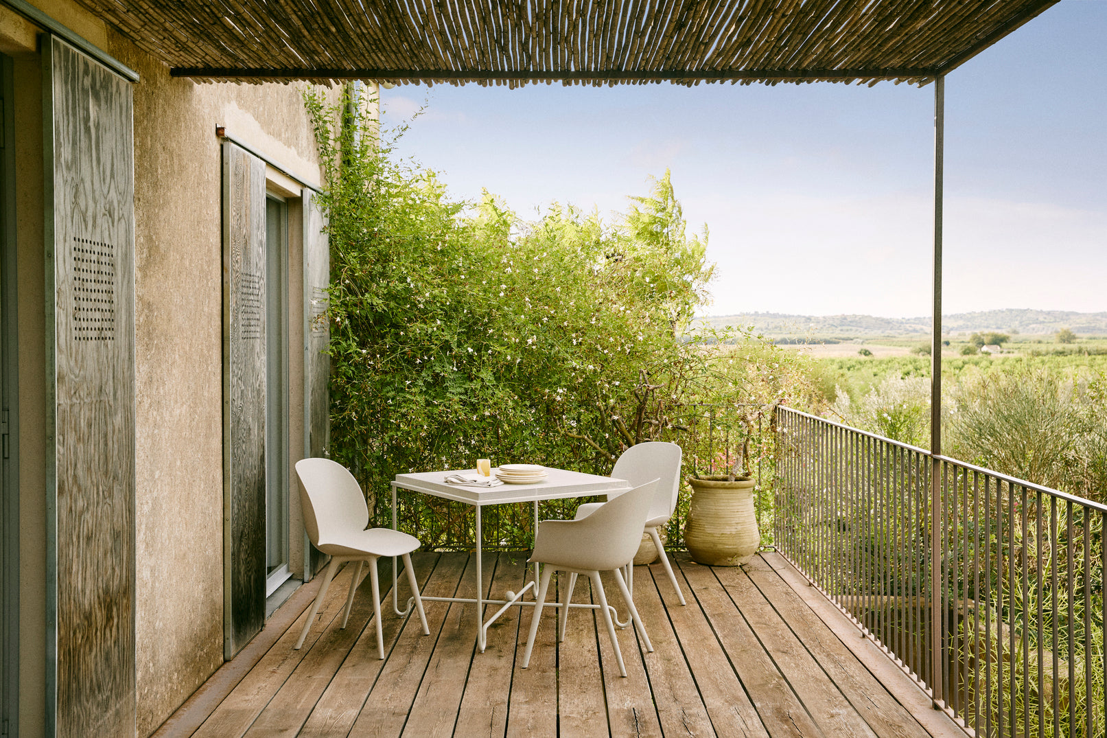 BEETLE garden chair white