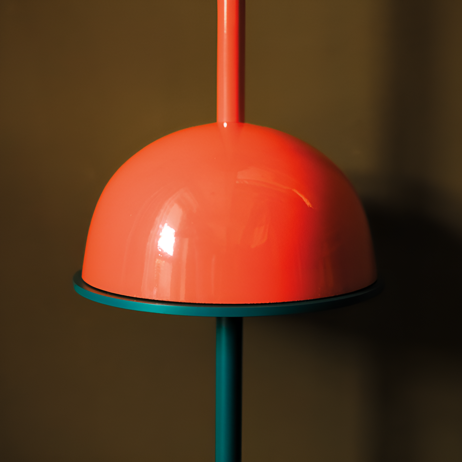 Linda side table. X unc orange