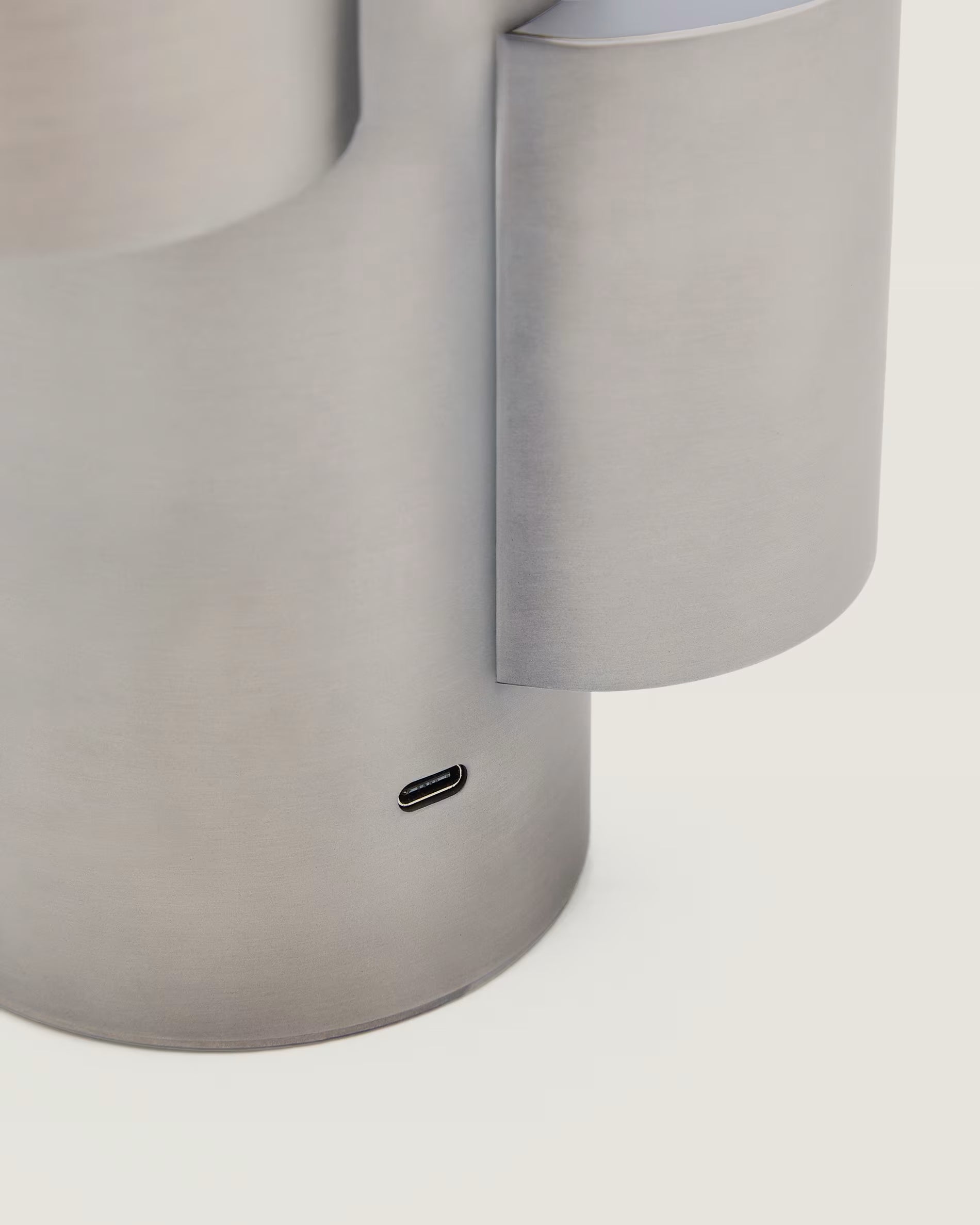 Lampa przenośna ADRINA jasnoszary szczotkowany metal