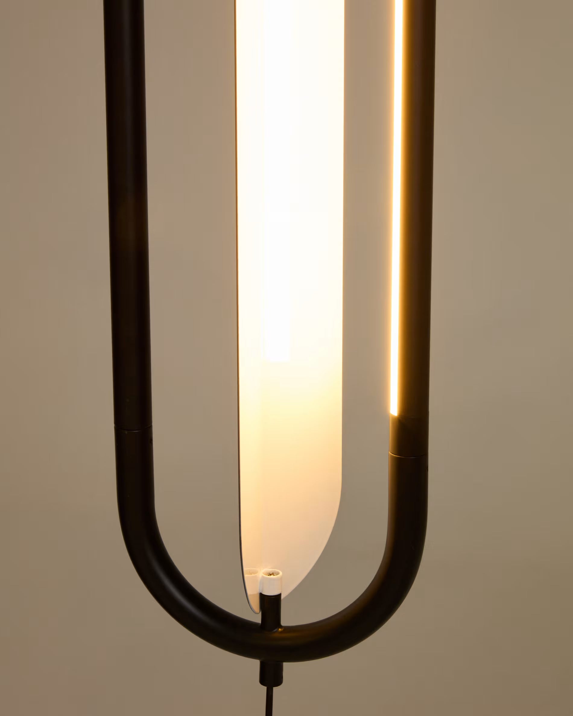 BOW Black Ceiling Lamp