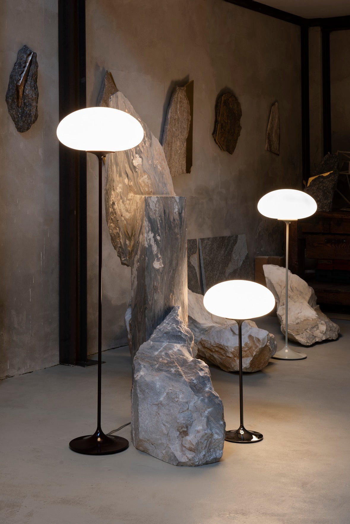 Lampa podłogowa STEMLITE czarny chrom