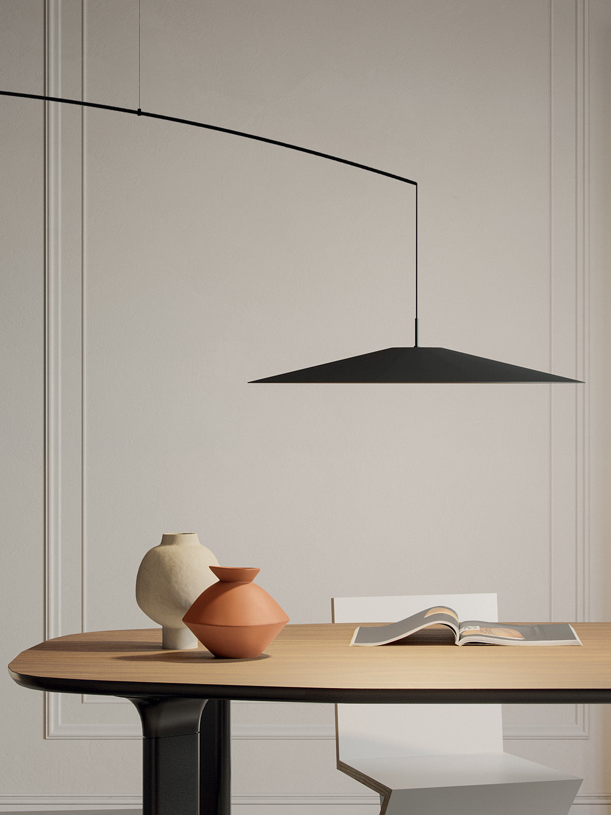 Lampa podłogowa podwieszana z wysięgnikiem KOINÉ czarny