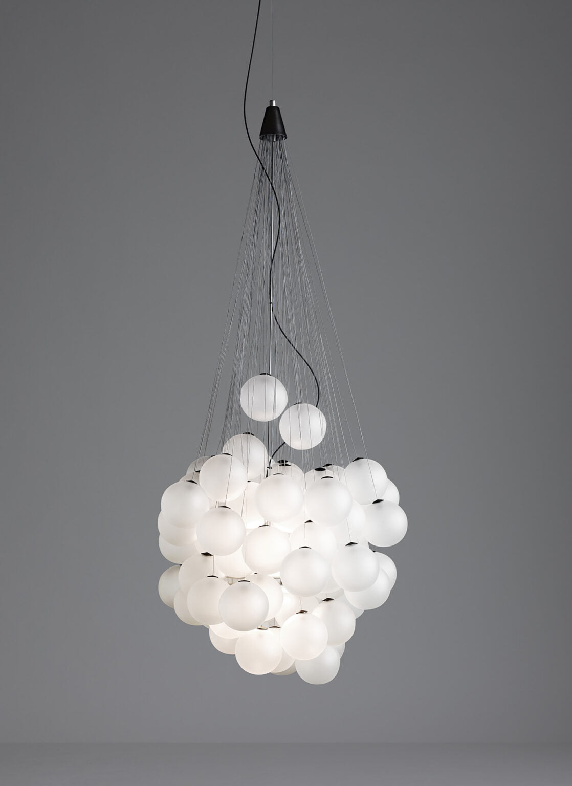 Lampa wisząca STOCHASTIC opalizowane białe szkło