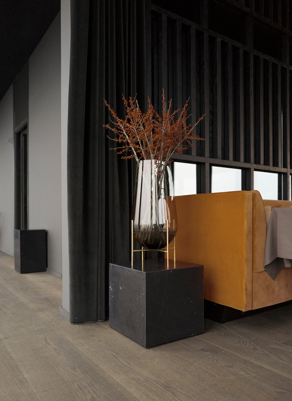 PLINTH CUBIC Side Table Black Marble